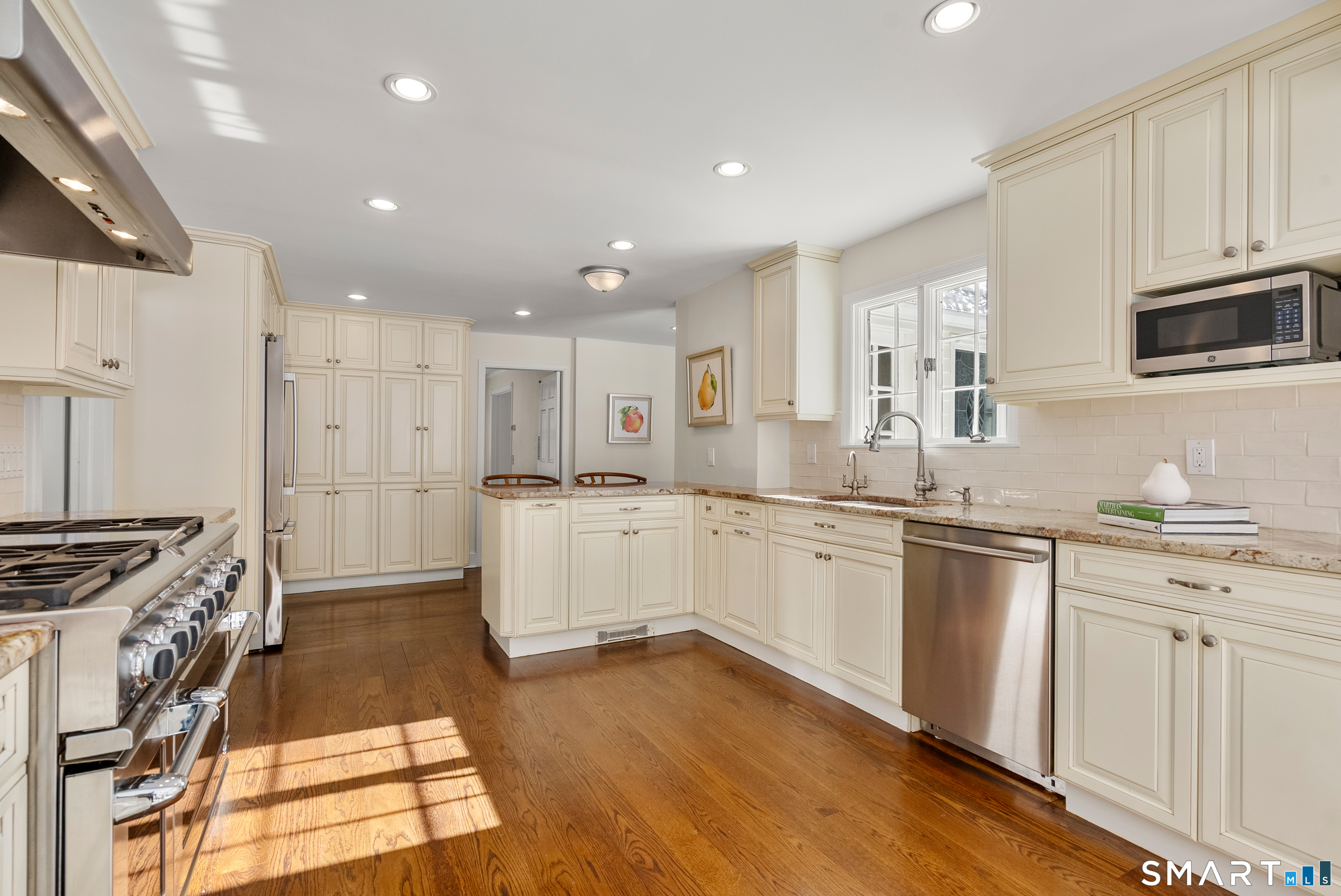 13 River Lane