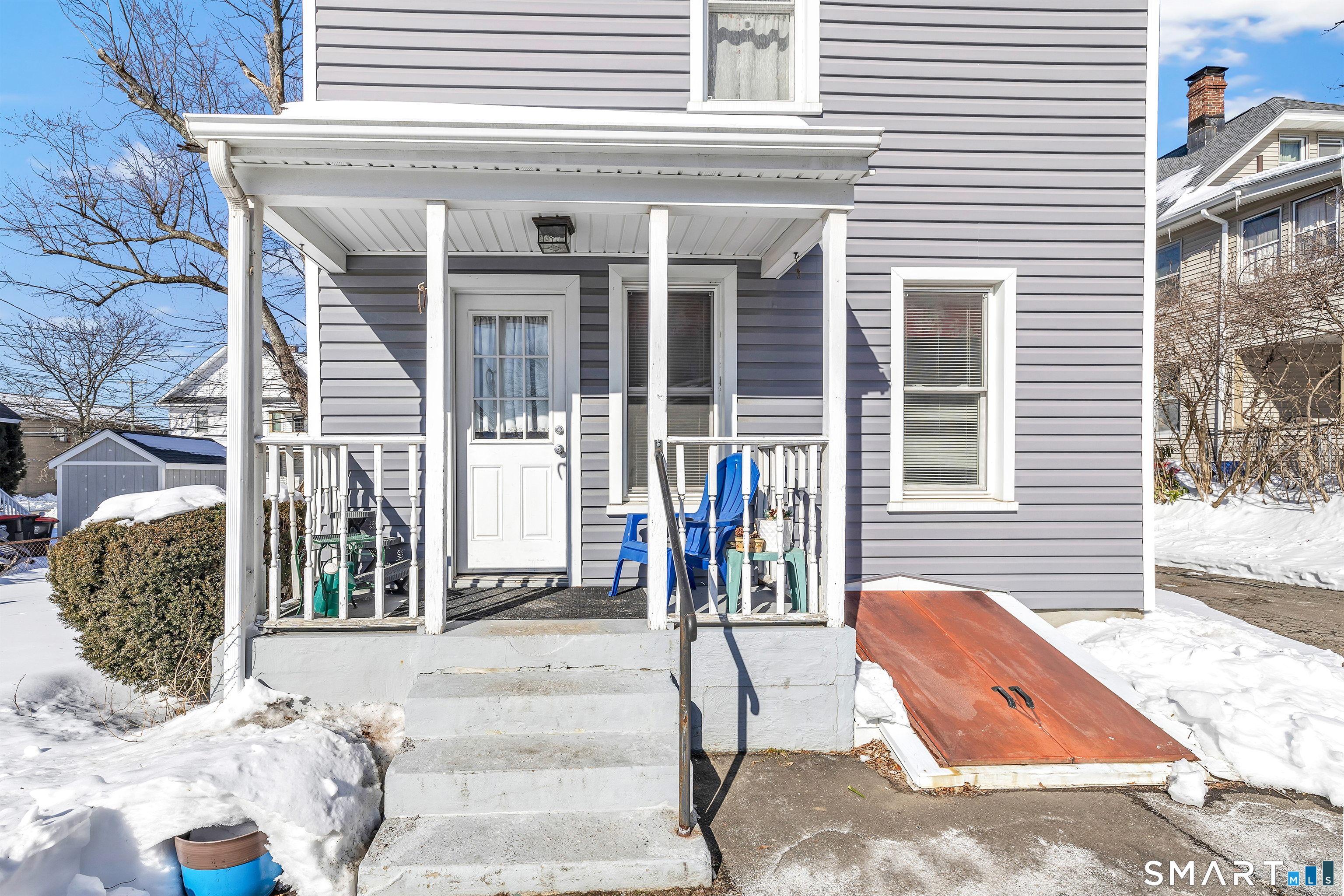 10 Burritt Avenue