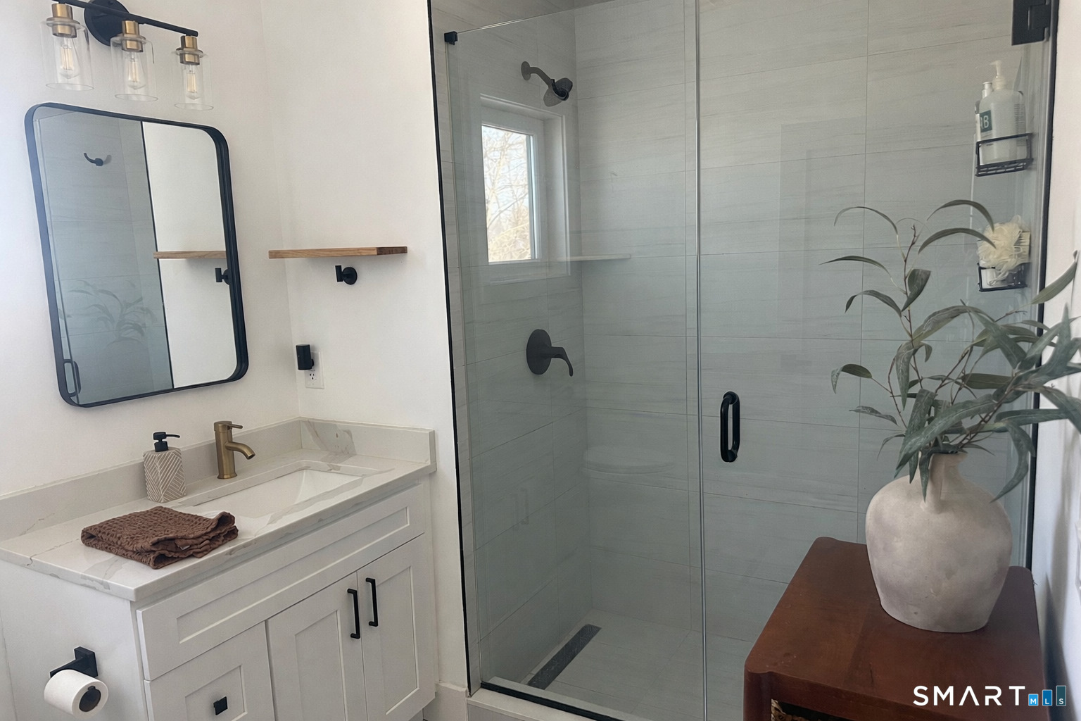 211 Ferry Boulevard 208