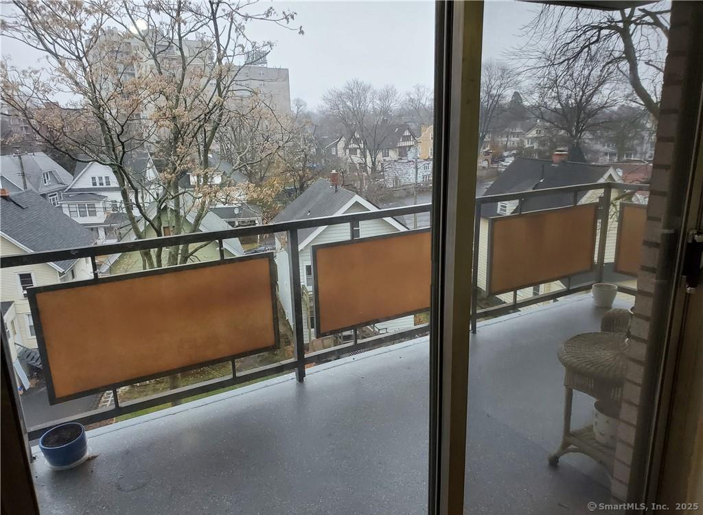 80 Cartright Street 6L