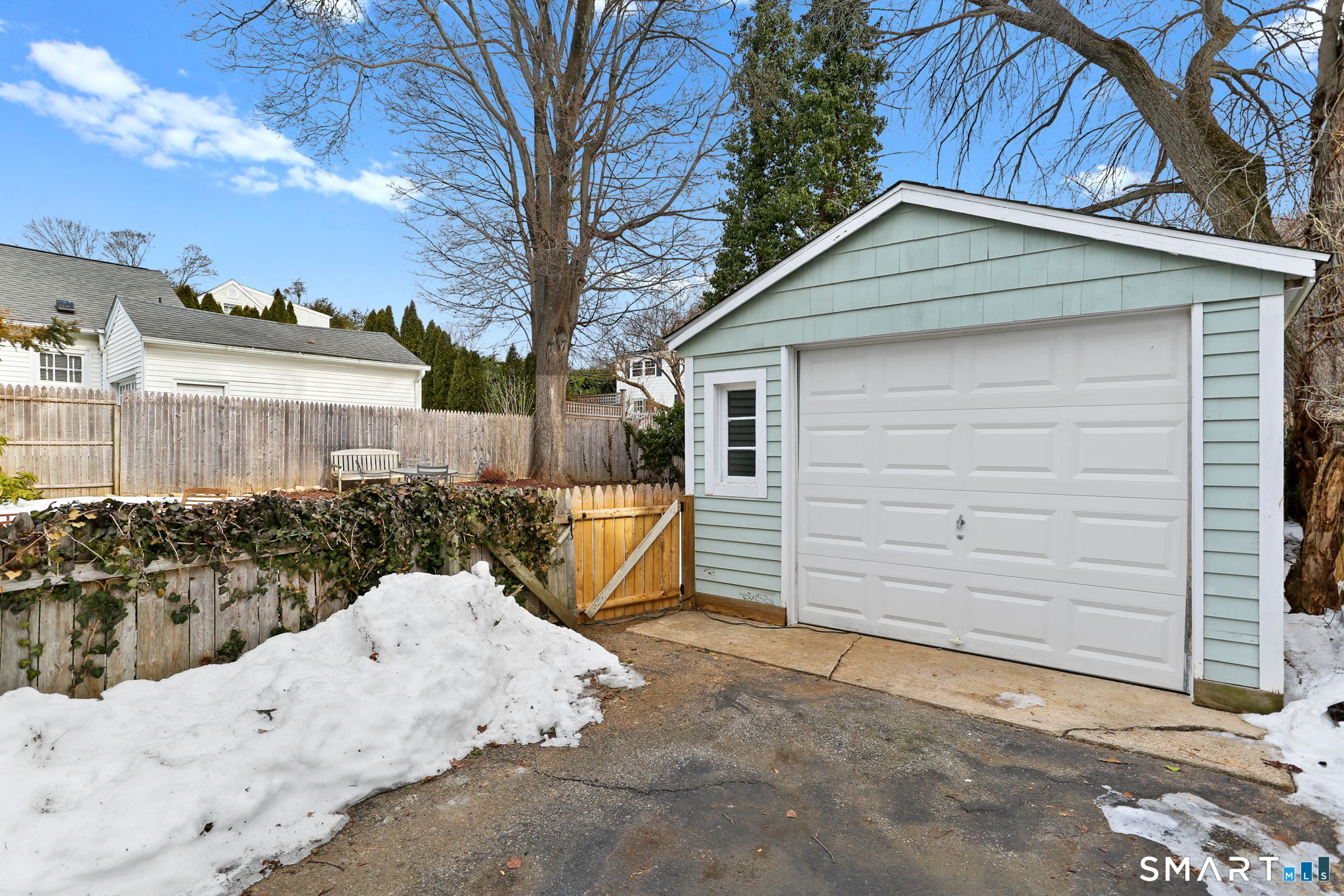 65 West Parish Road