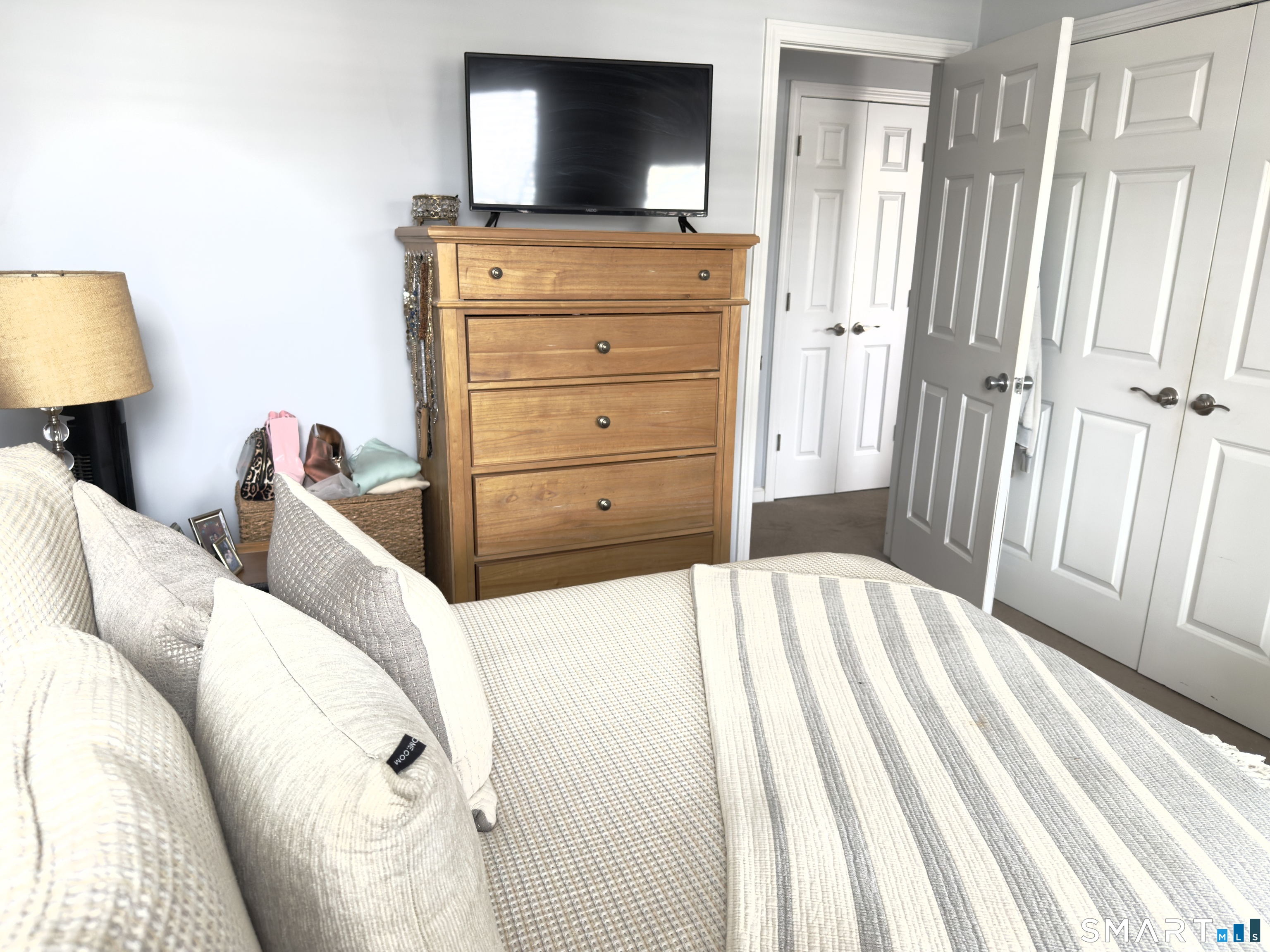 1 Peck Avenue 6