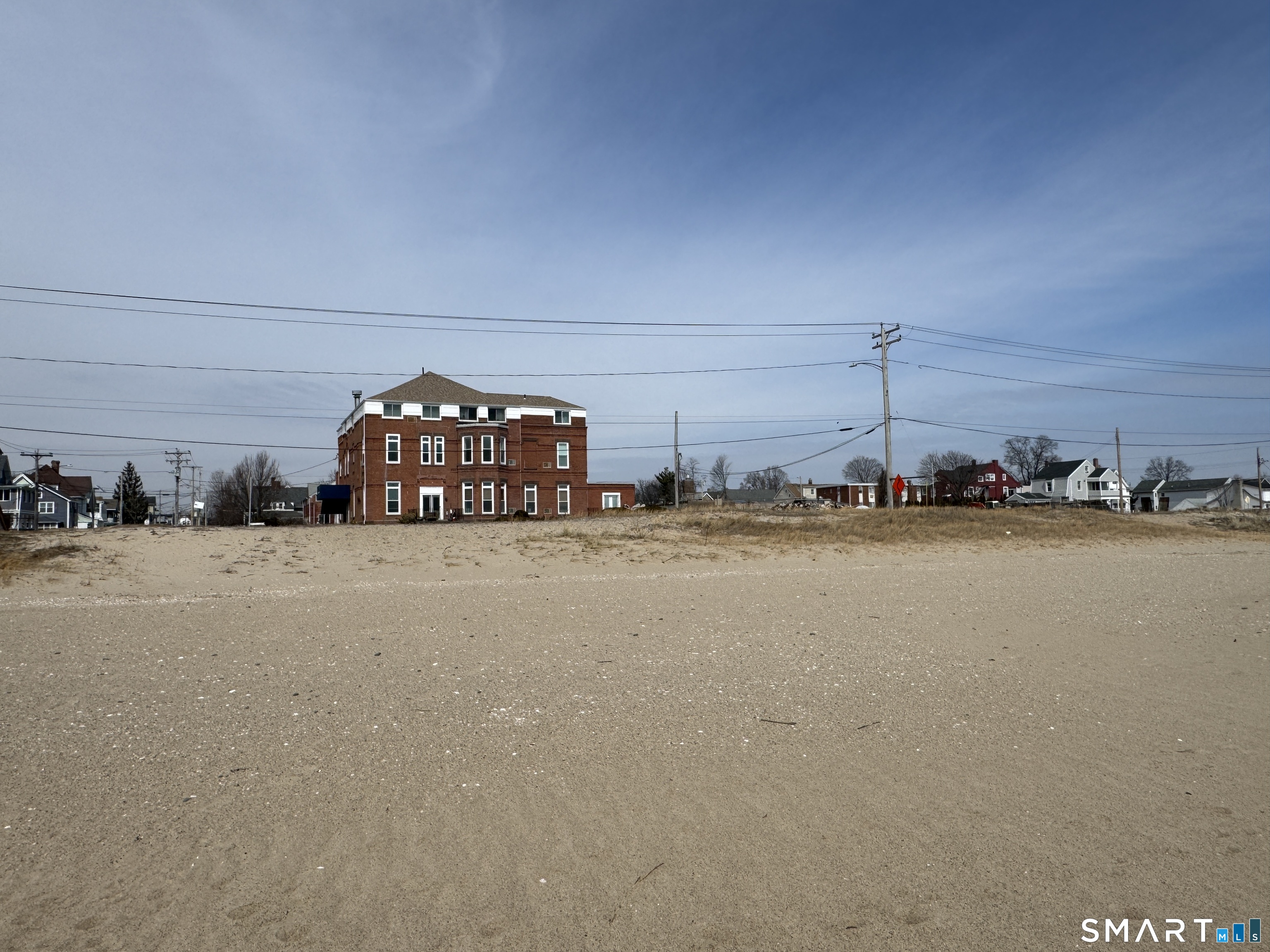 1 Peck Avenue 6