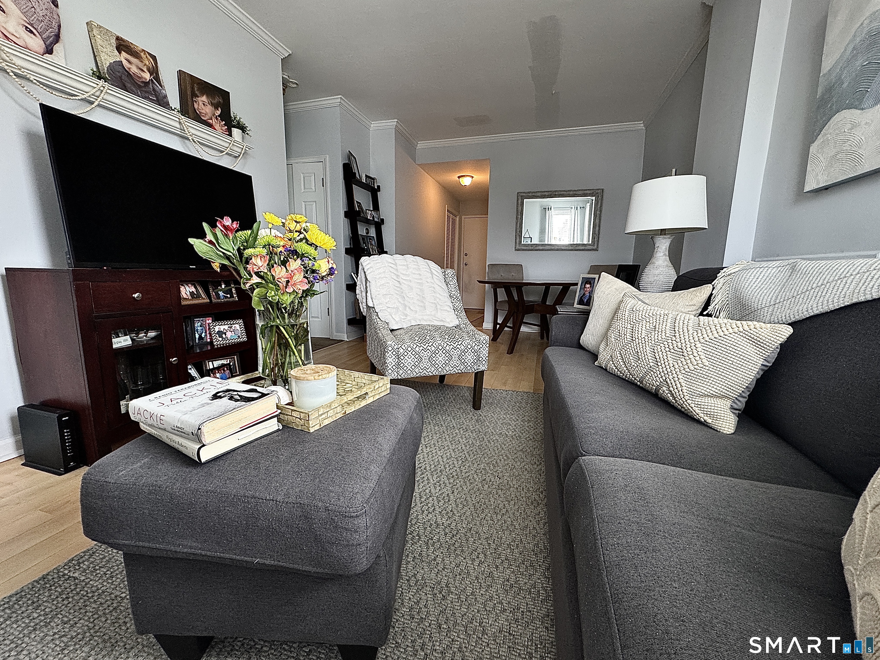 1 Peck Avenue 6