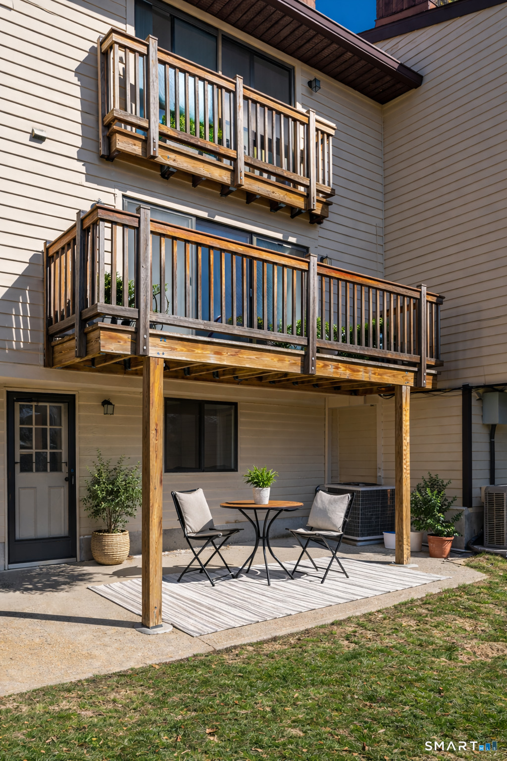 237 Strawberry Hill Avenue APT 27