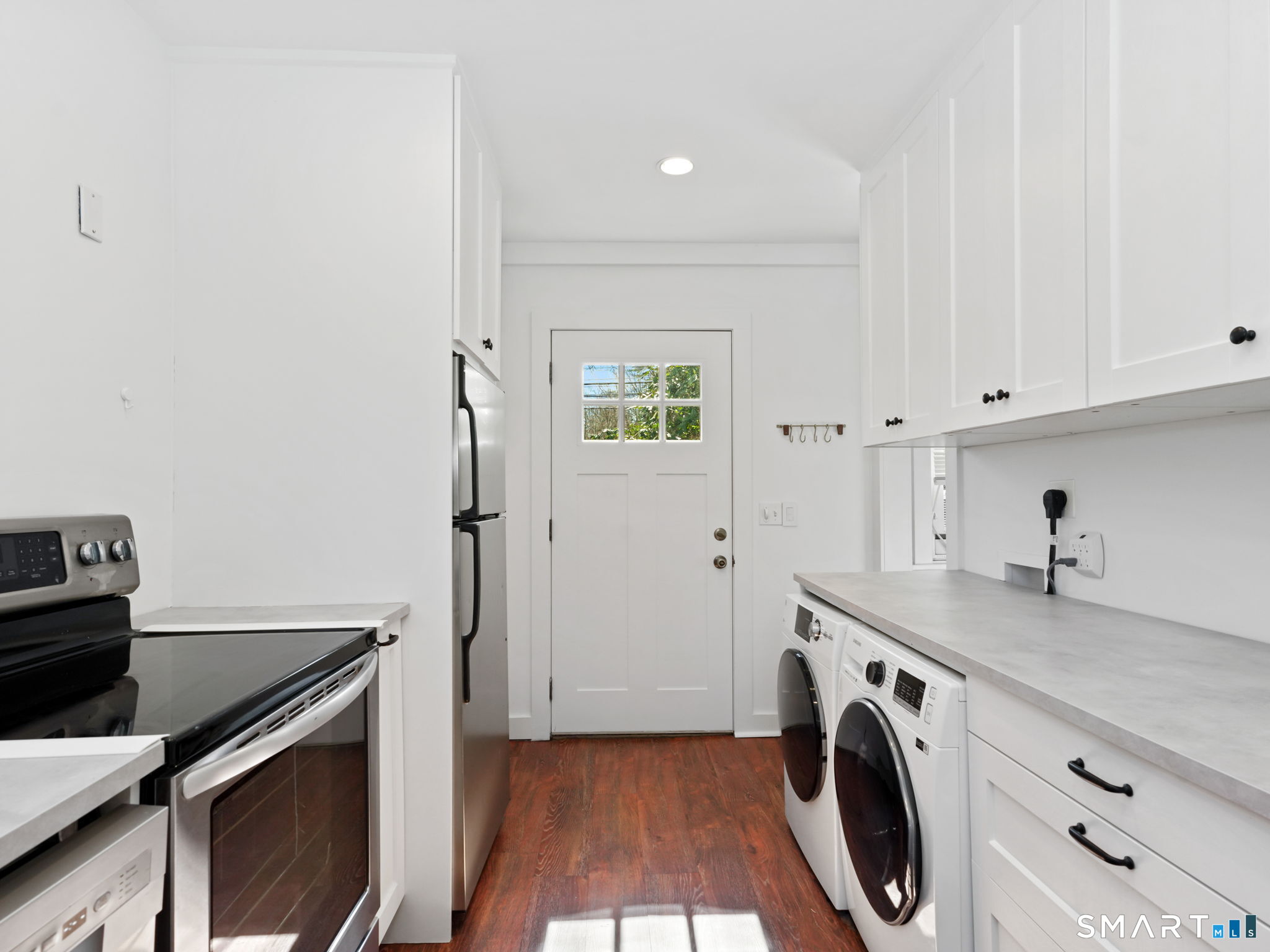 212 New Canaan Avenue COTTAGE