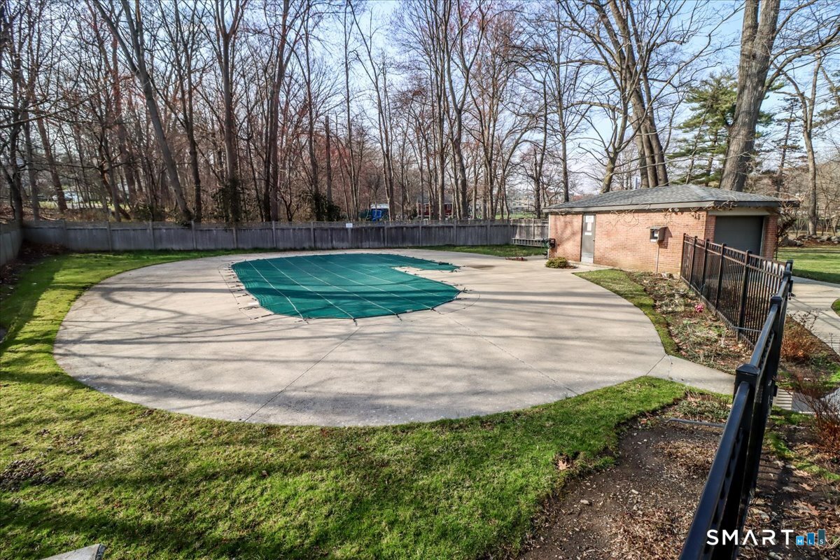 160 Fairfield Woods Road 20