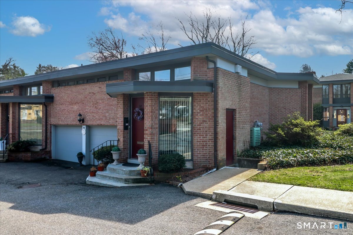 160 Fairfield Woods Road 20