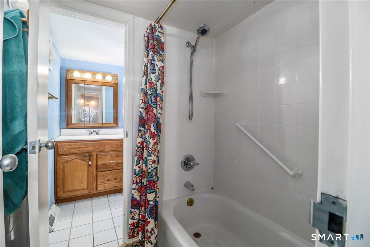 160 Fairfield Woods Road 20