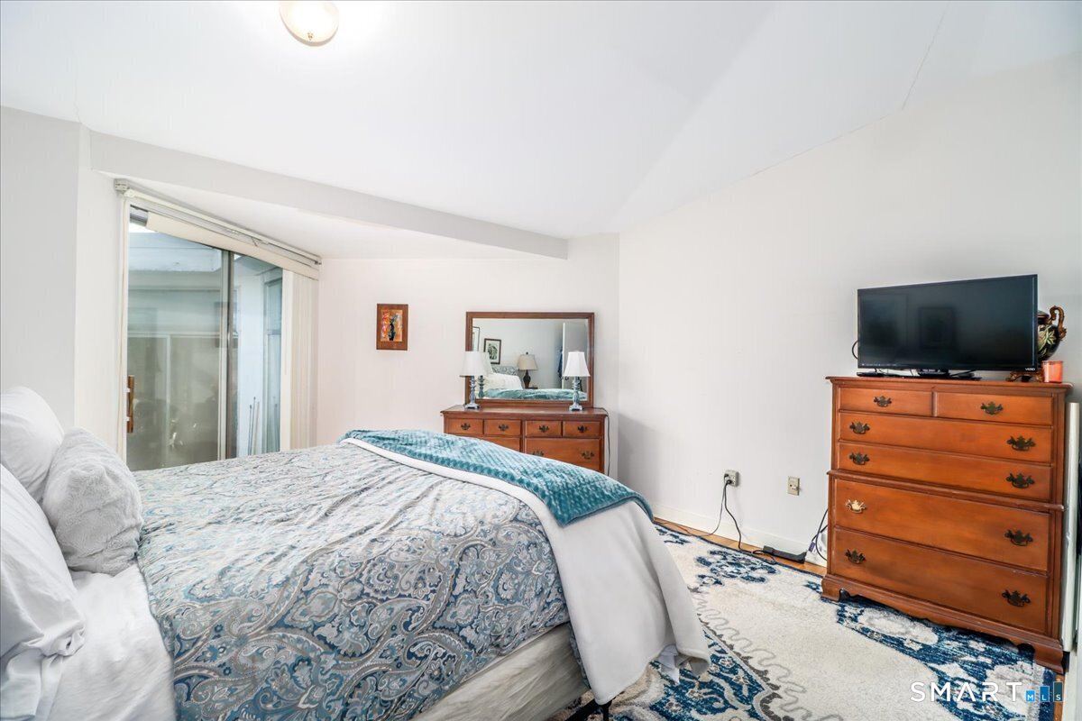 160 Fairfield Woods Road 20