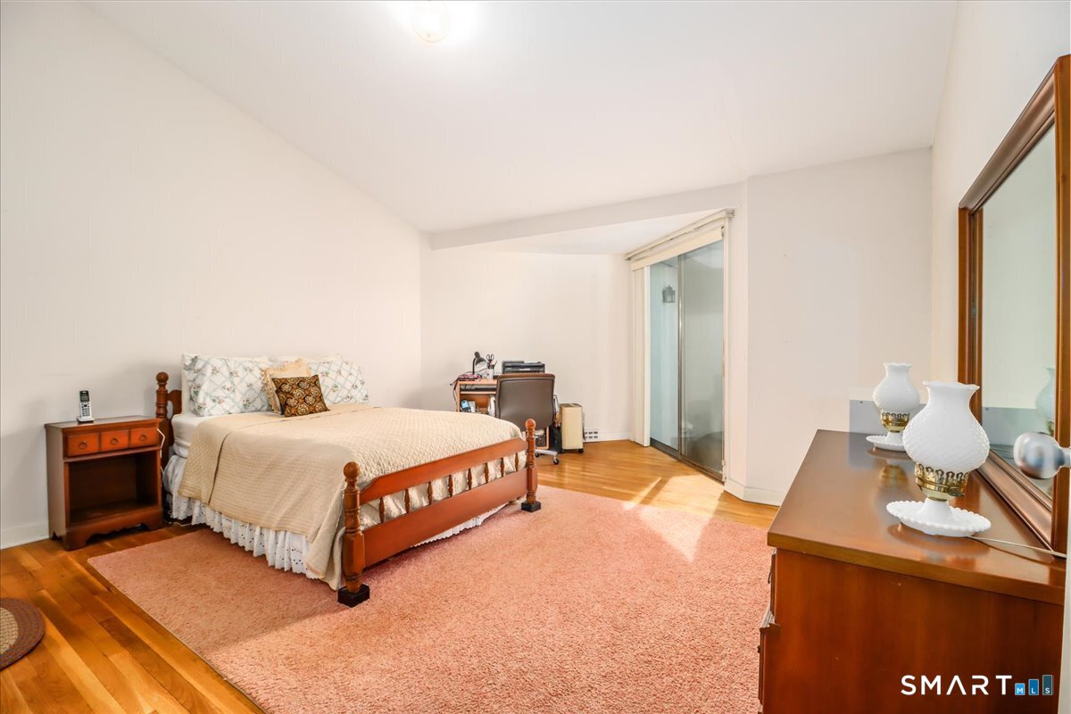 160 Fairfield Woods Road 20