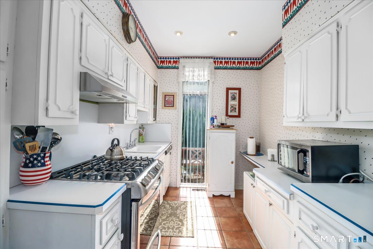 160 Fairfield Woods Road 20