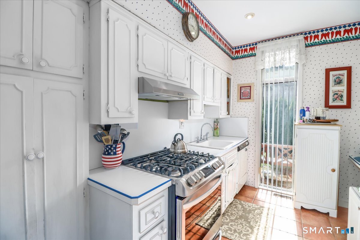 160 Fairfield Woods Road 20