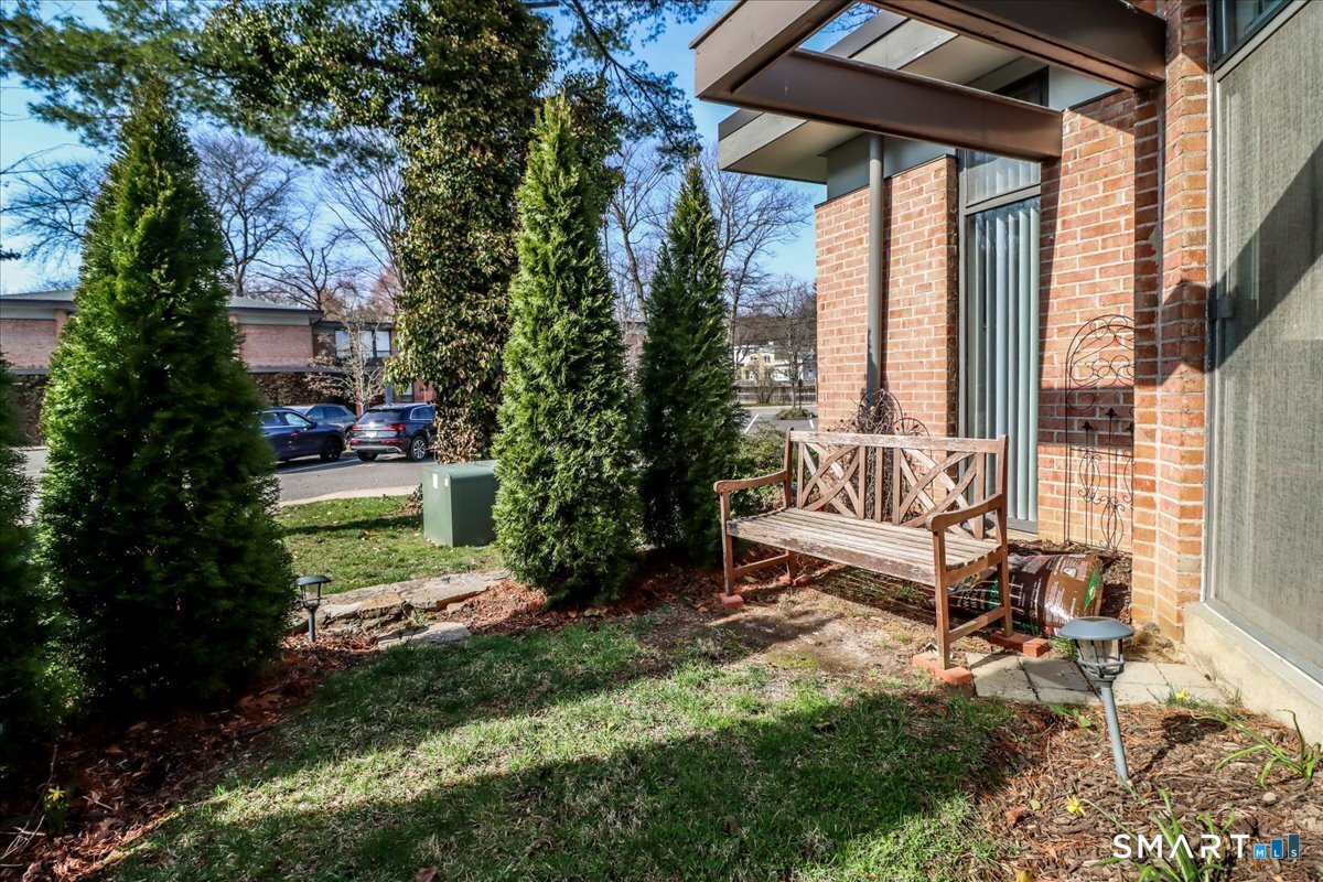 160 Fairfield Woods Road 20