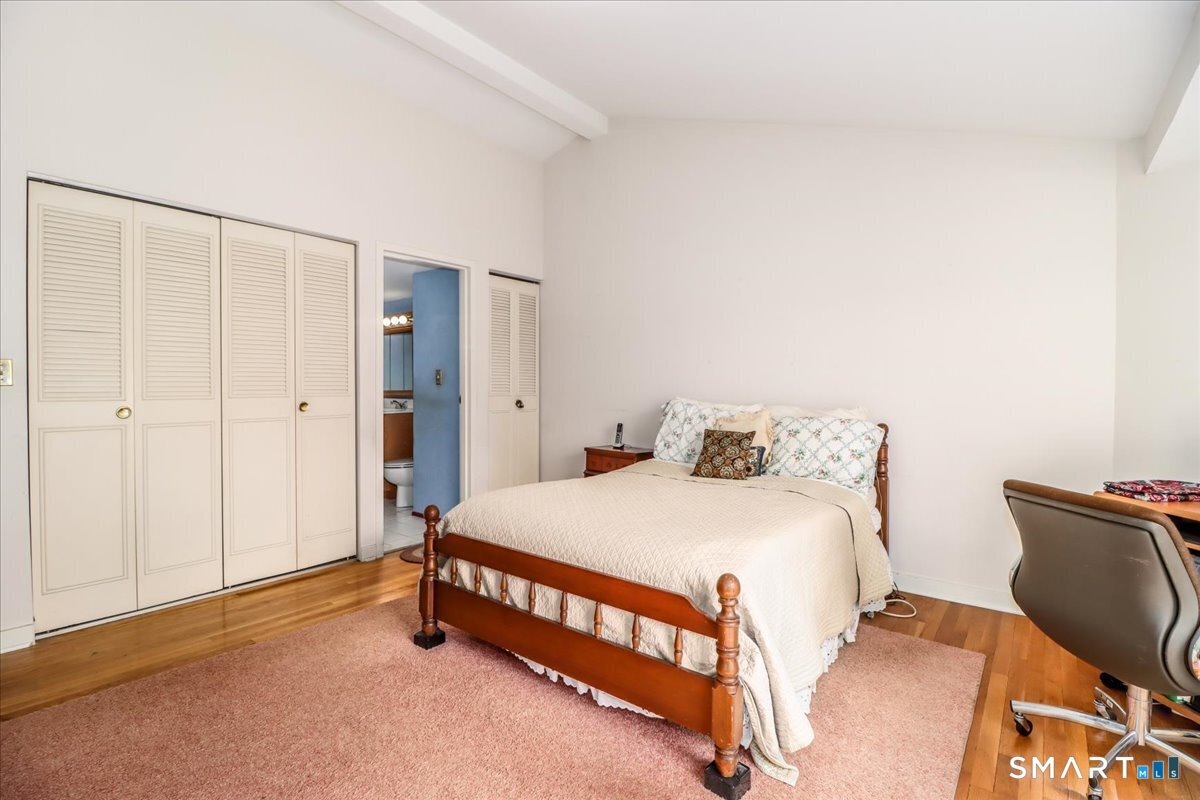 160 Fairfield Woods Road 20