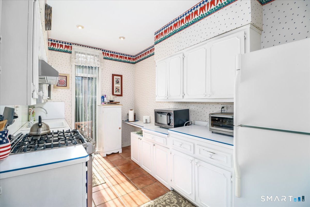 160 Fairfield Woods Road 20