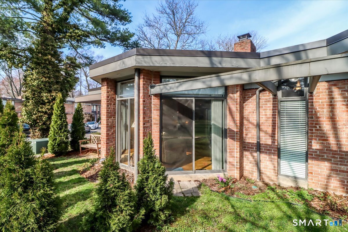 160 Fairfield Woods Road 20