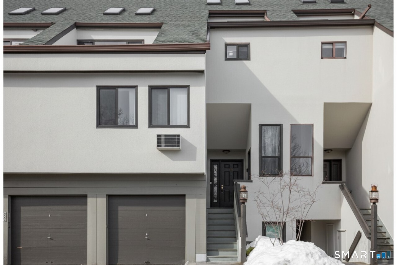 105 Harbor Drive 112