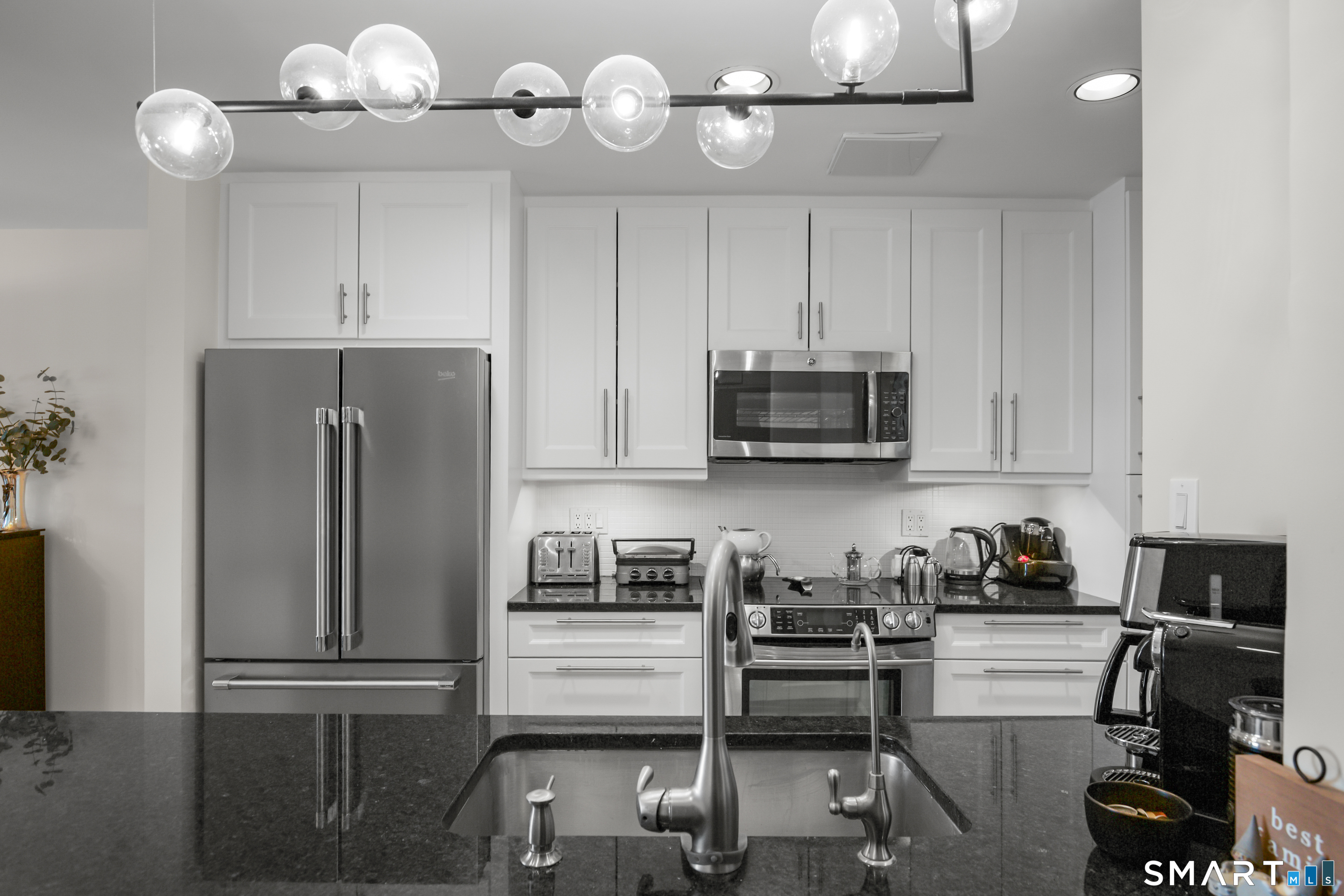 105 Harbor Drive 112