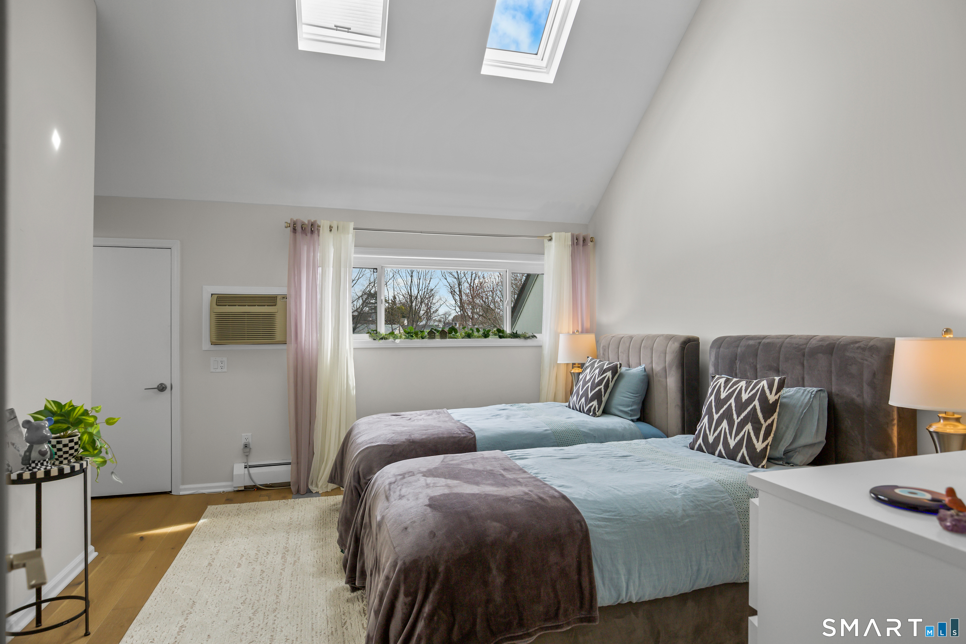 105 Harbor Drive 112