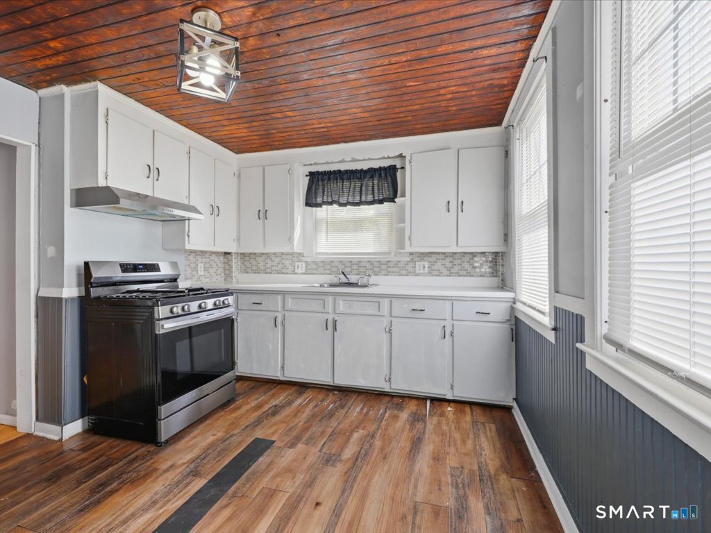 16 Grandview Terrace