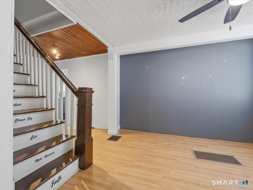 16 Grandview Terrace