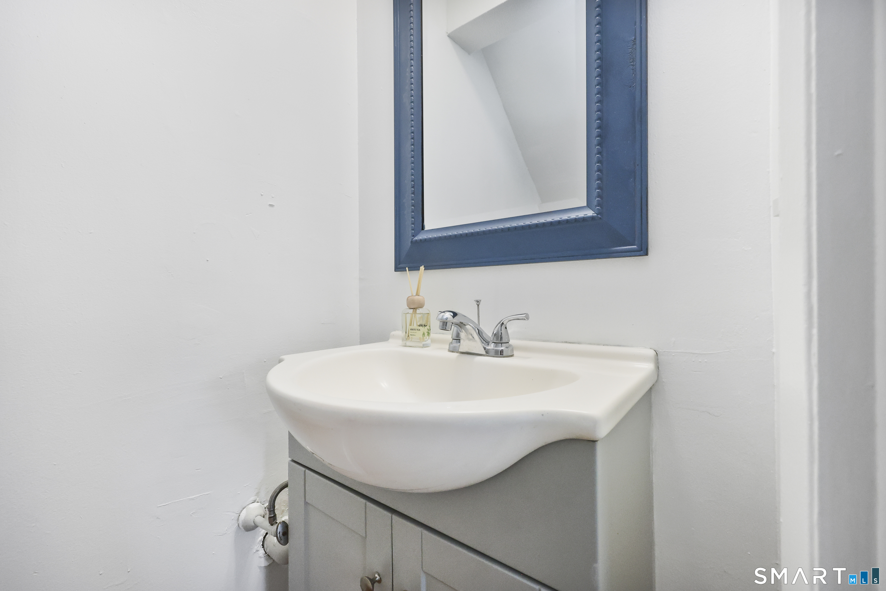 305 Mill Rock Road 305