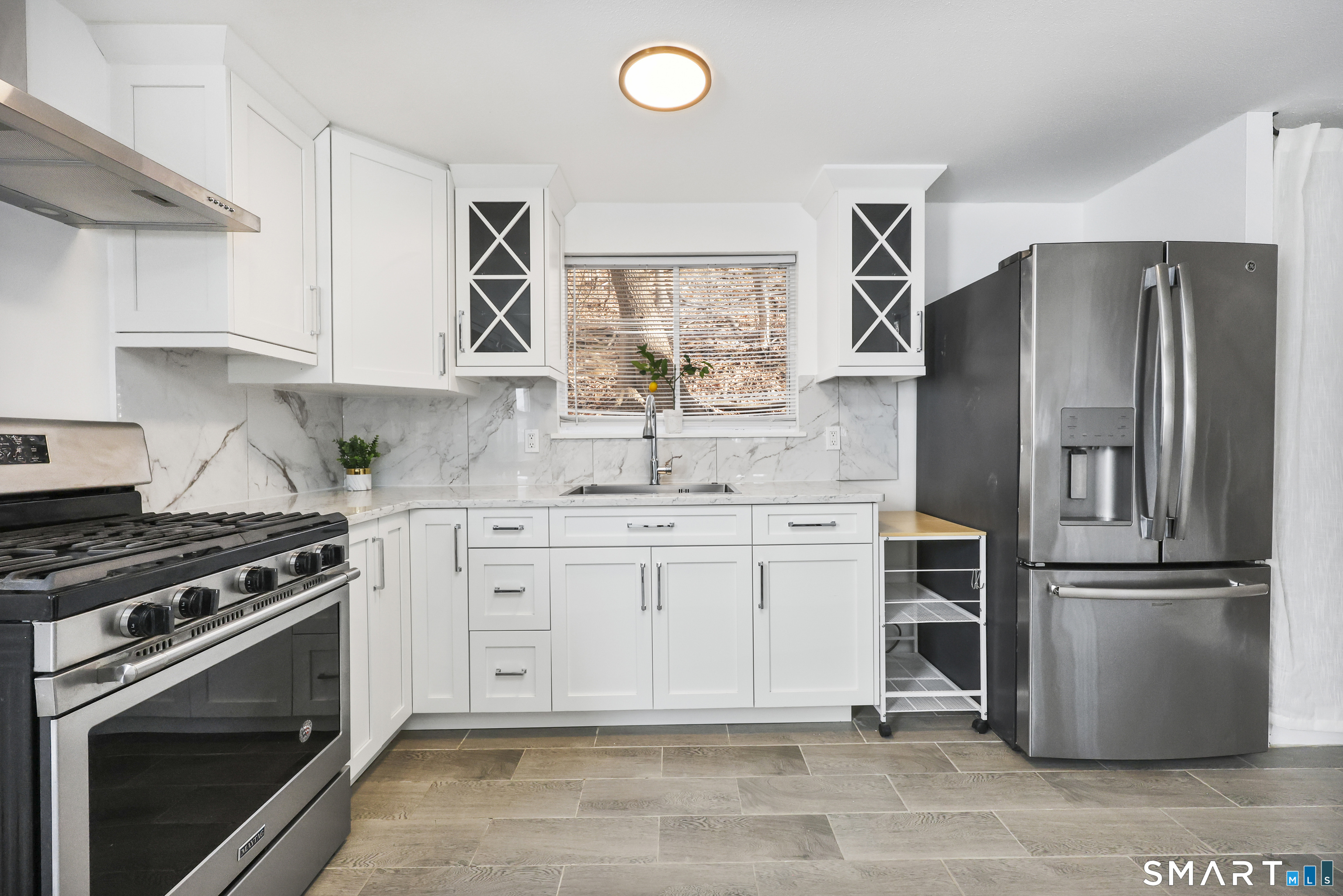 305 Mill Rock Road 305