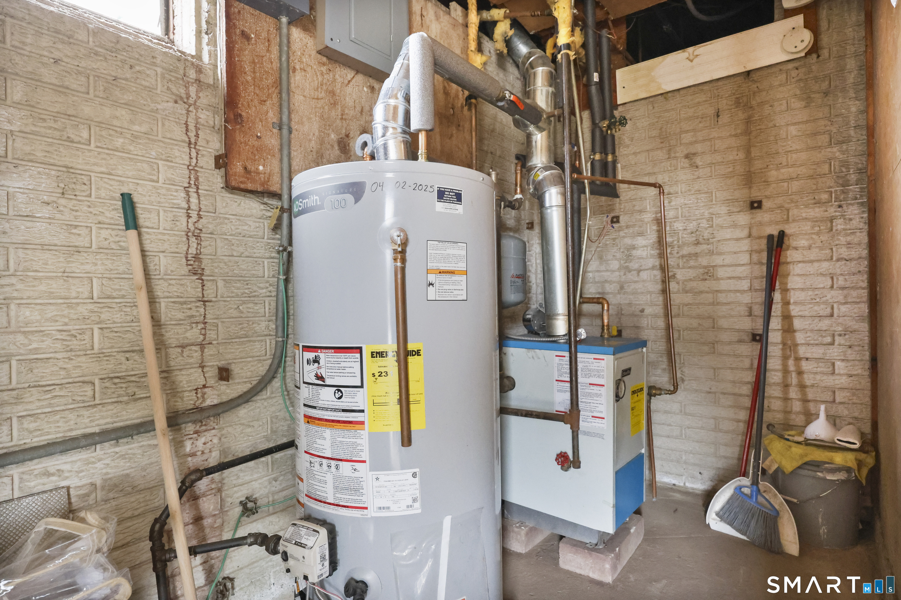 305 Mill Rock Road 305