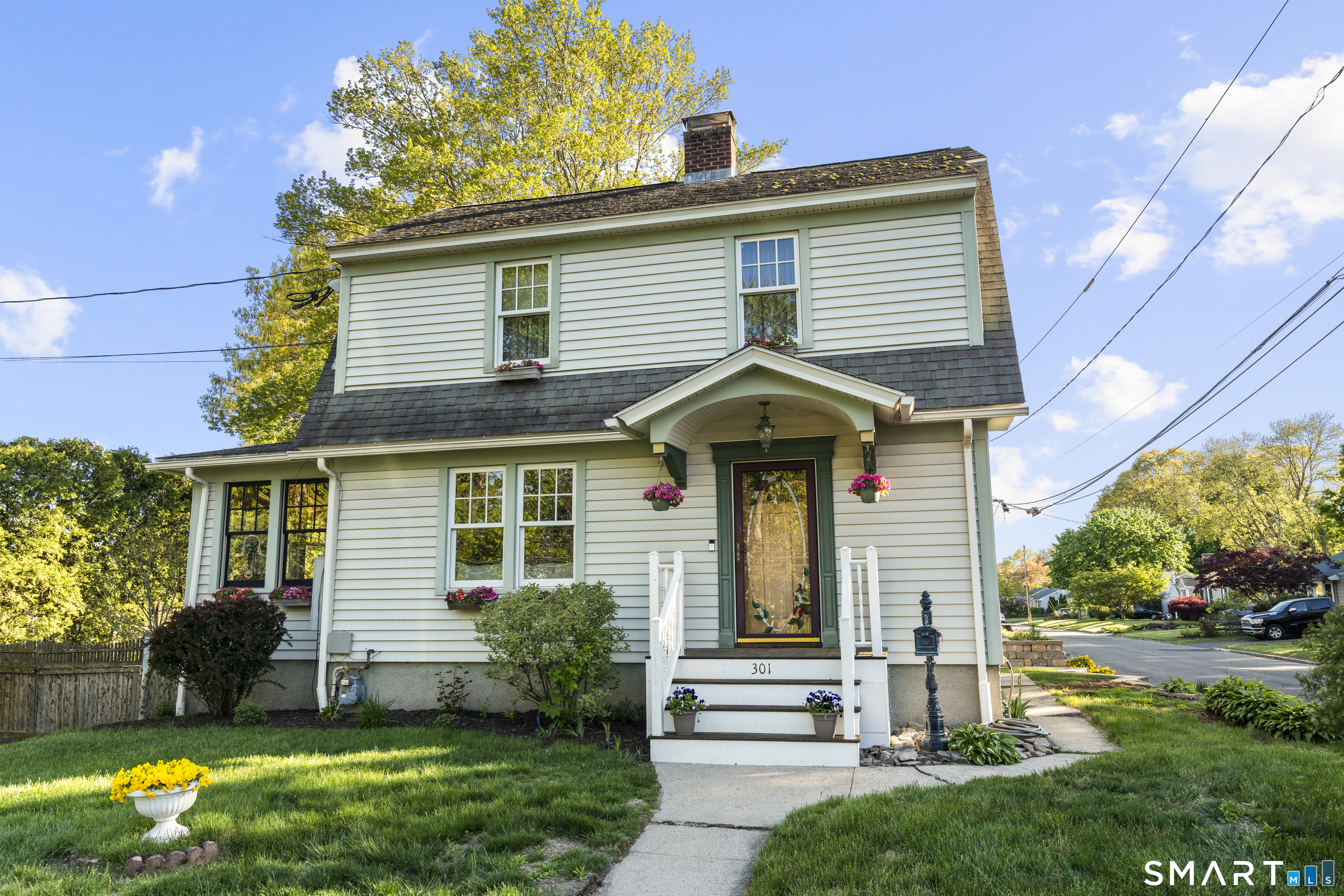 301 Buckingham Avenue
