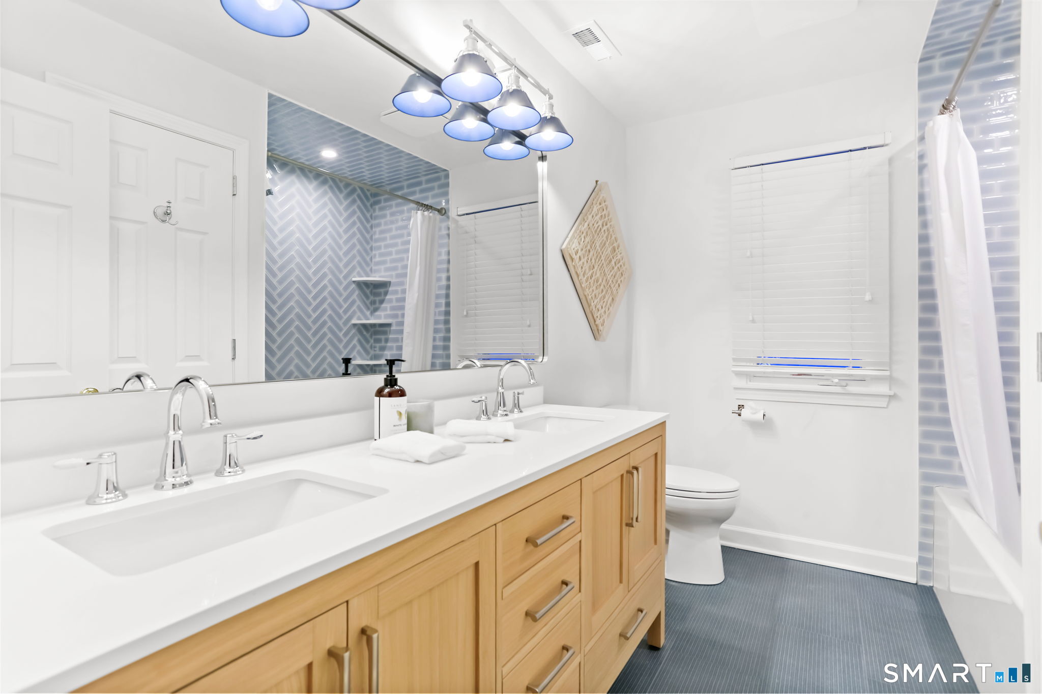 1149 & 1148 Fairfield Beach Road