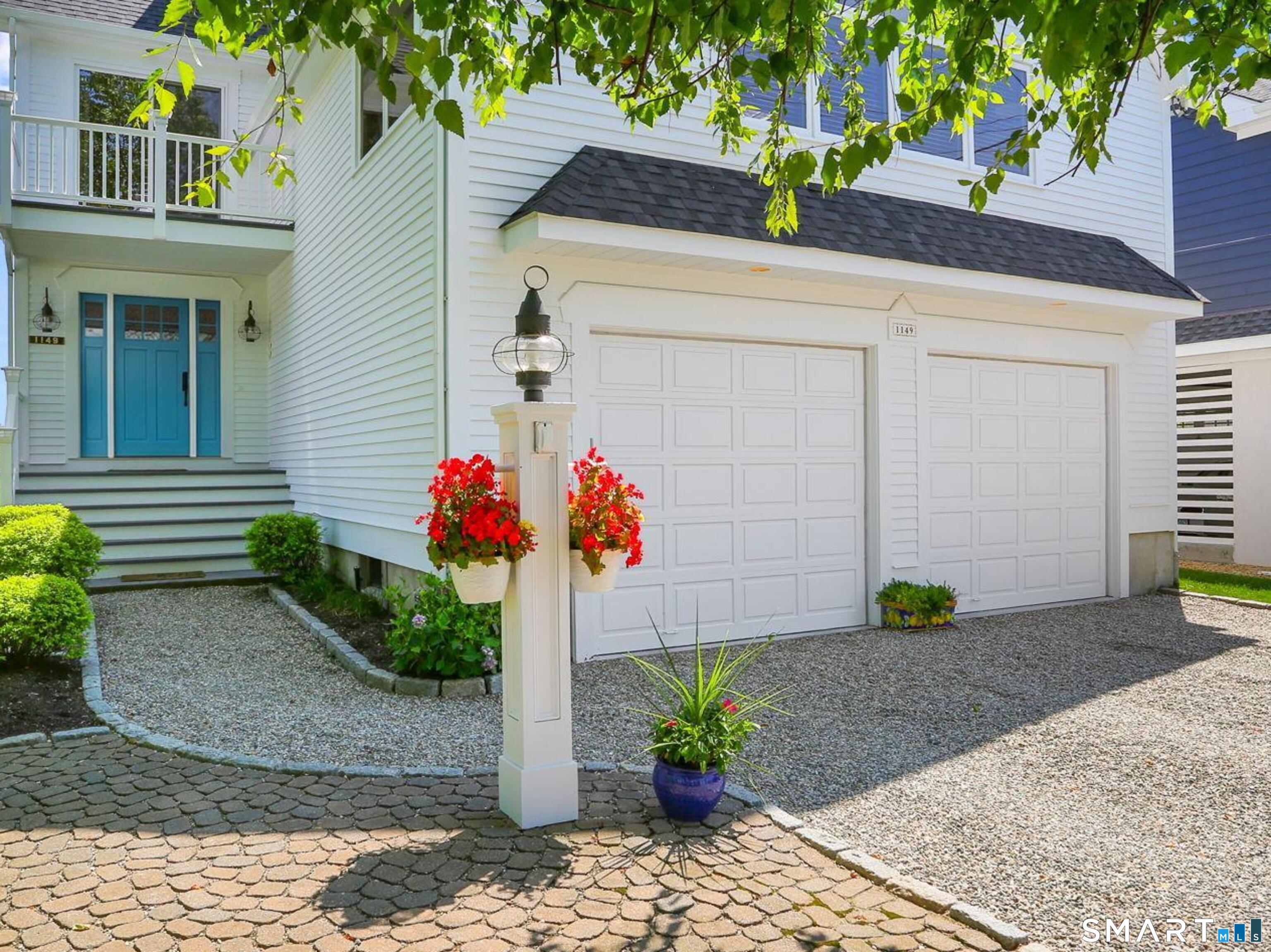 1149 & 1148 Fairfield Beach Road