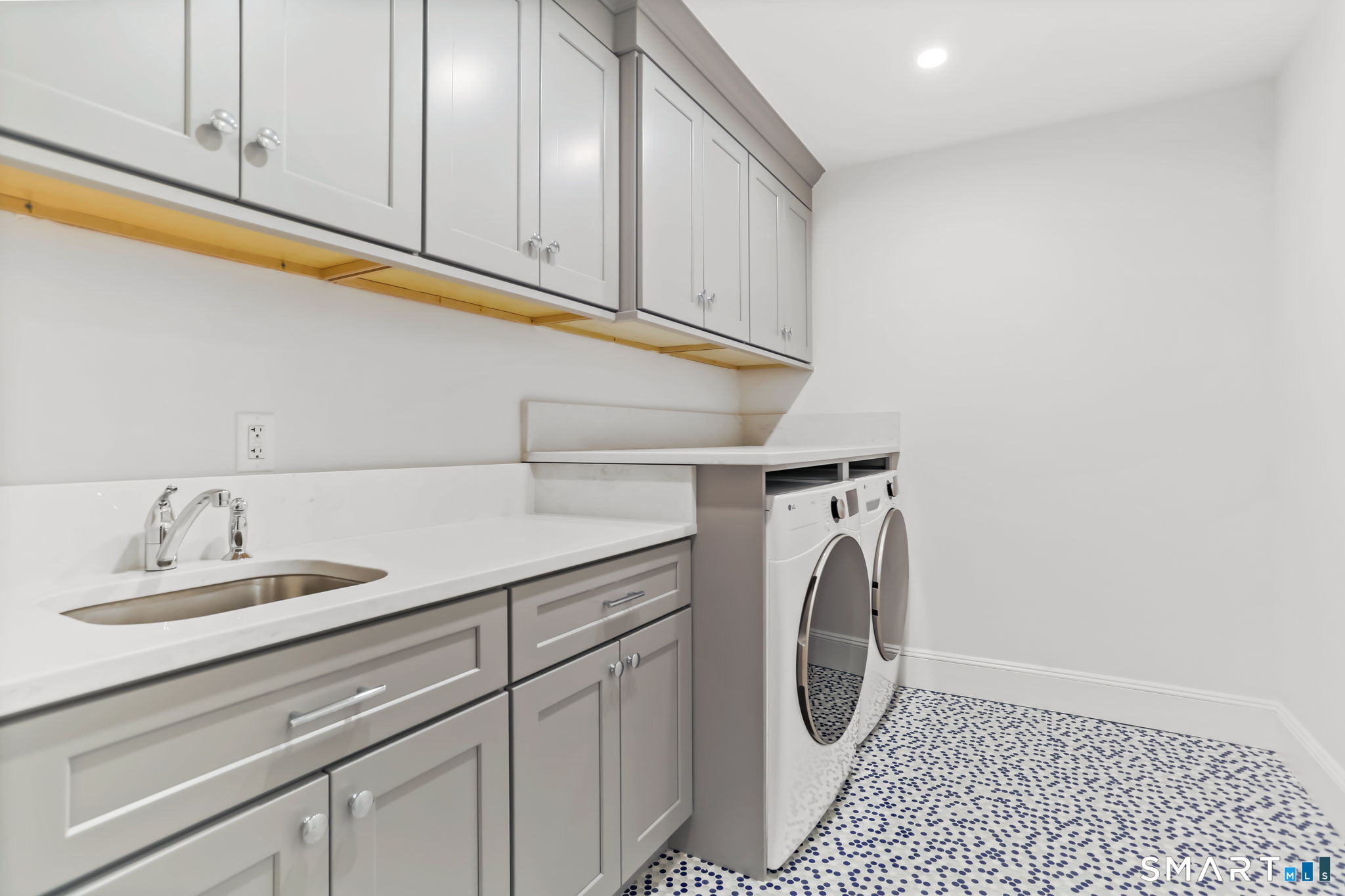 1149 & 1148 Fairfield Beach Road