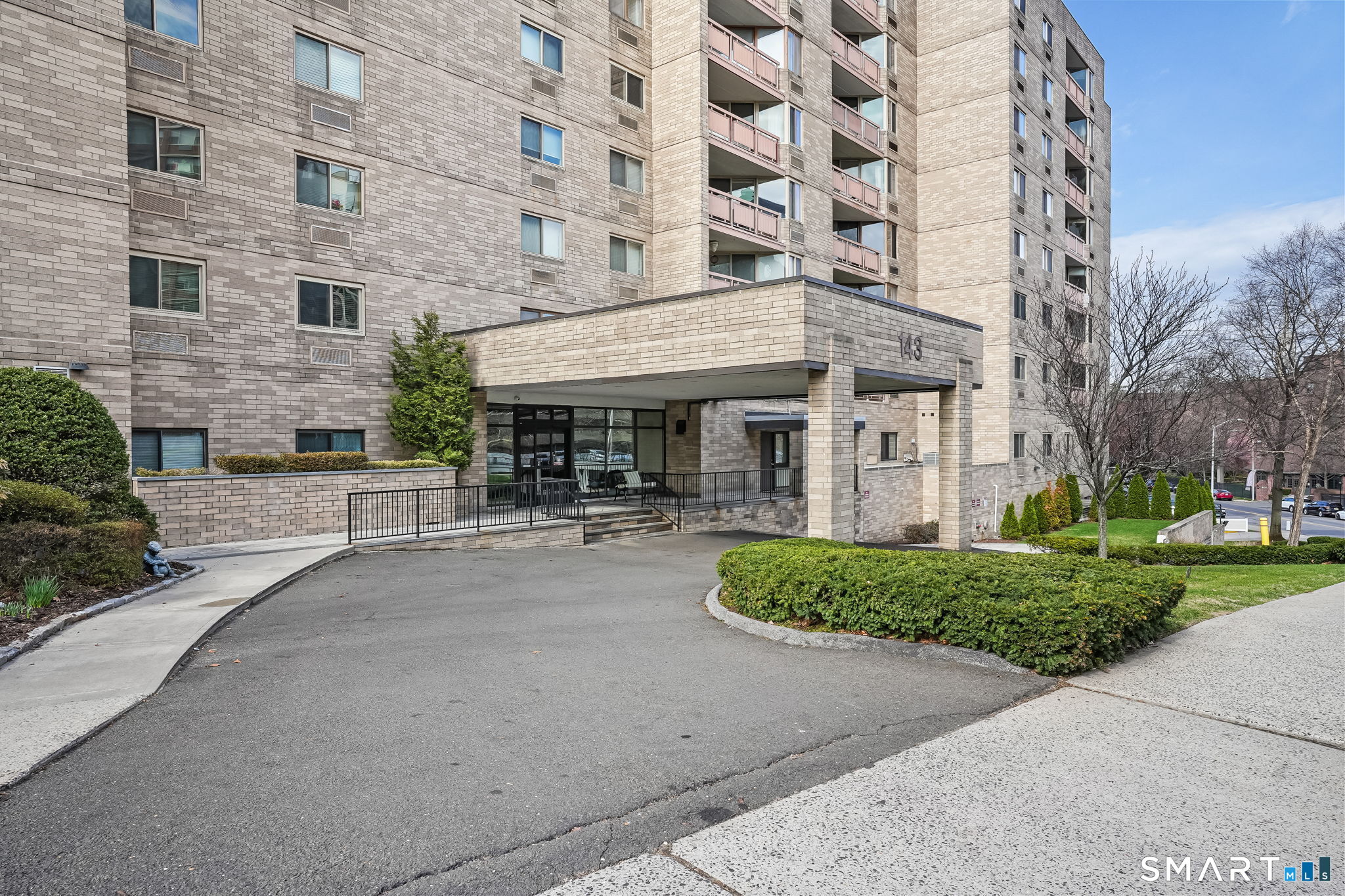 143 Hoyt Street 1K