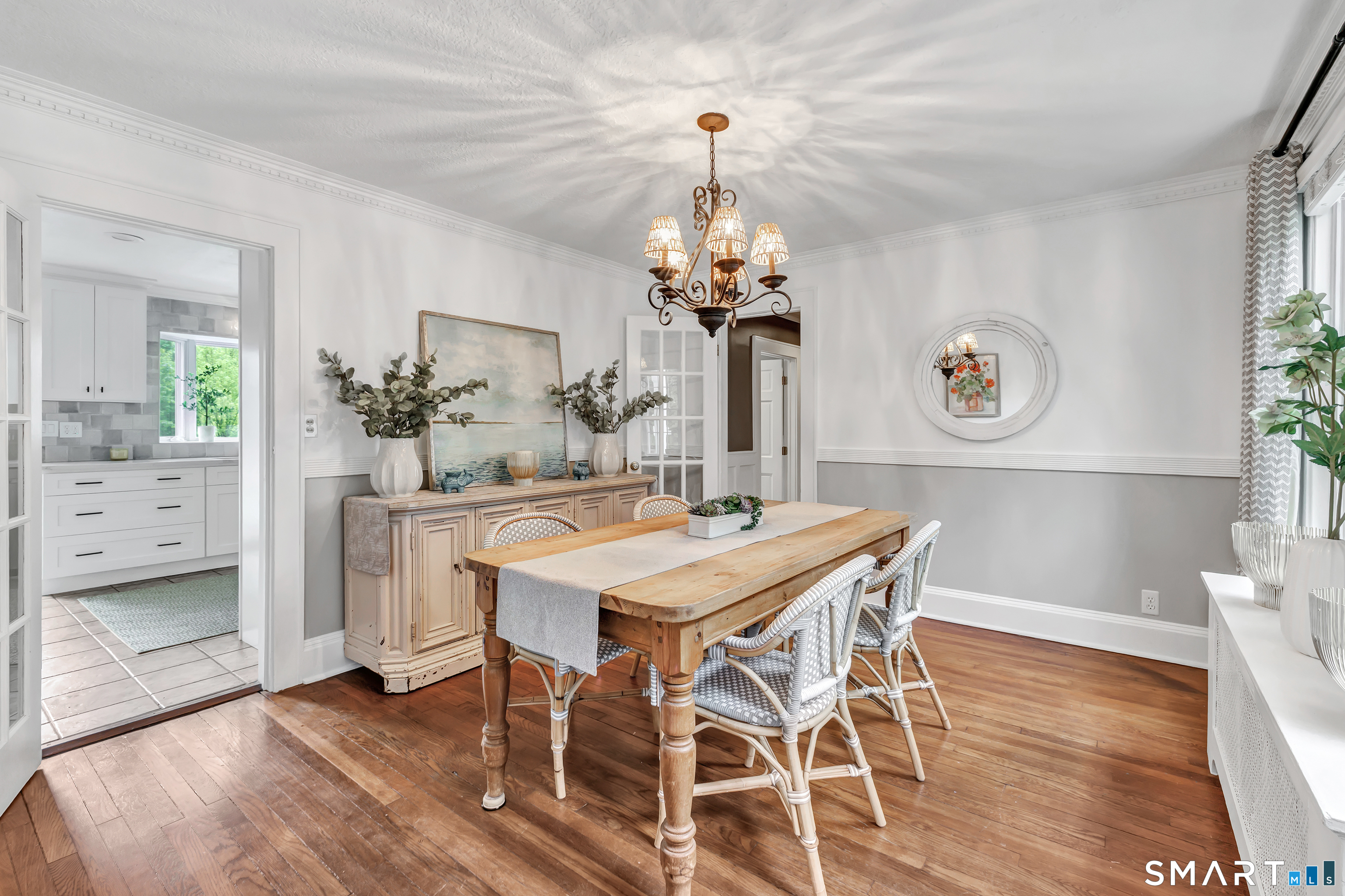 464 Round Hill Road