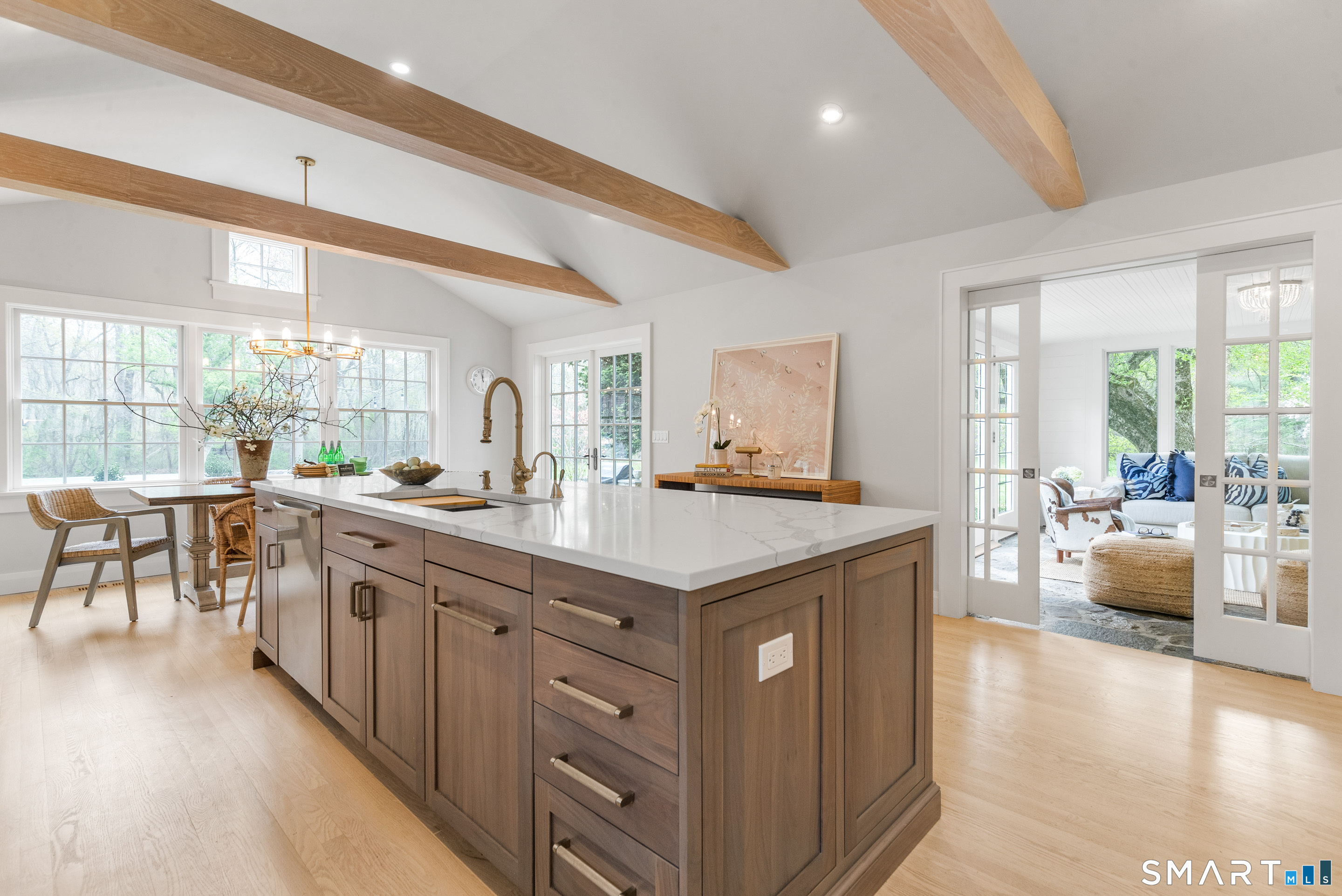 3810 Congress Street