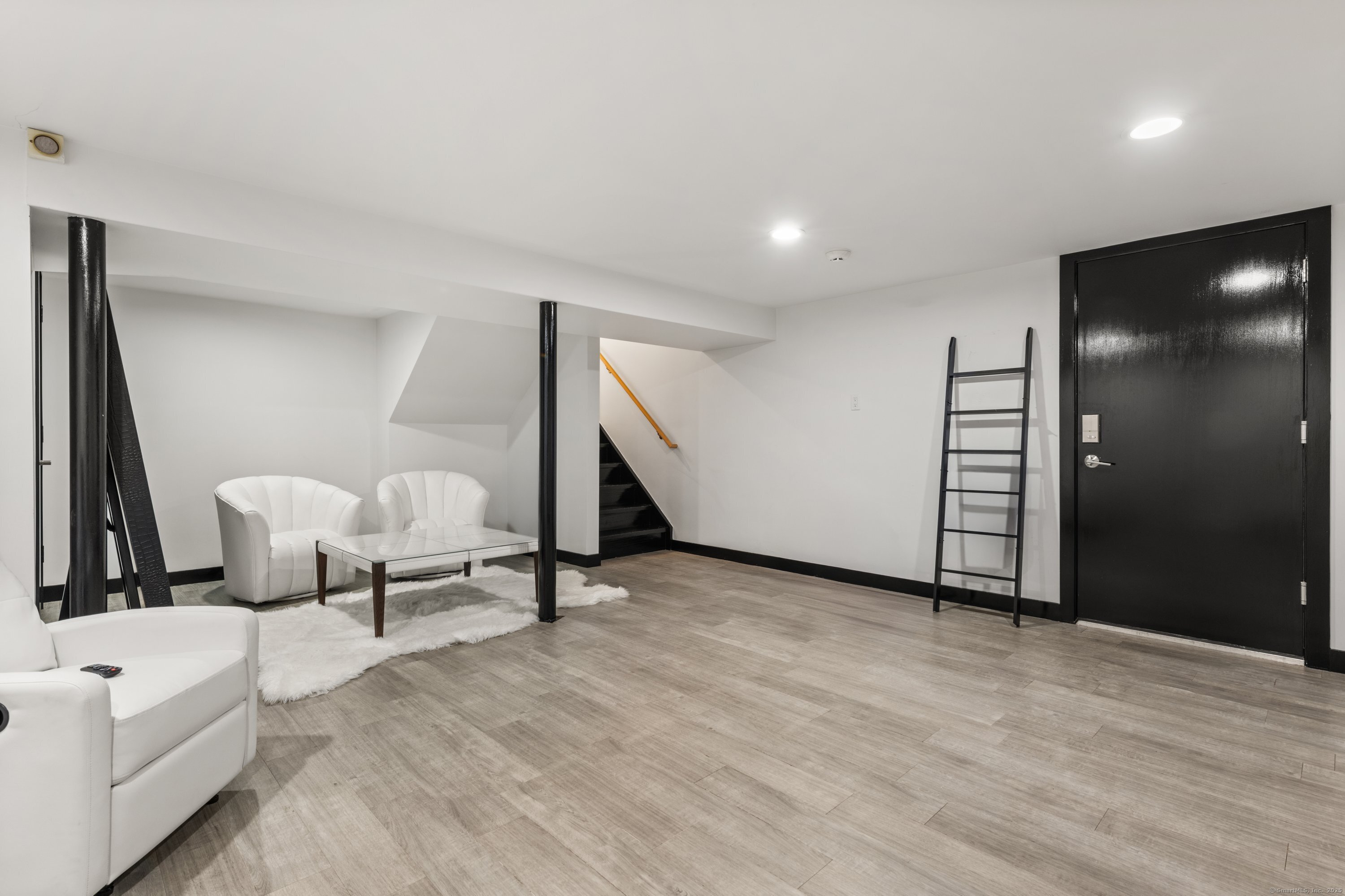 200 Hillspoint Road
