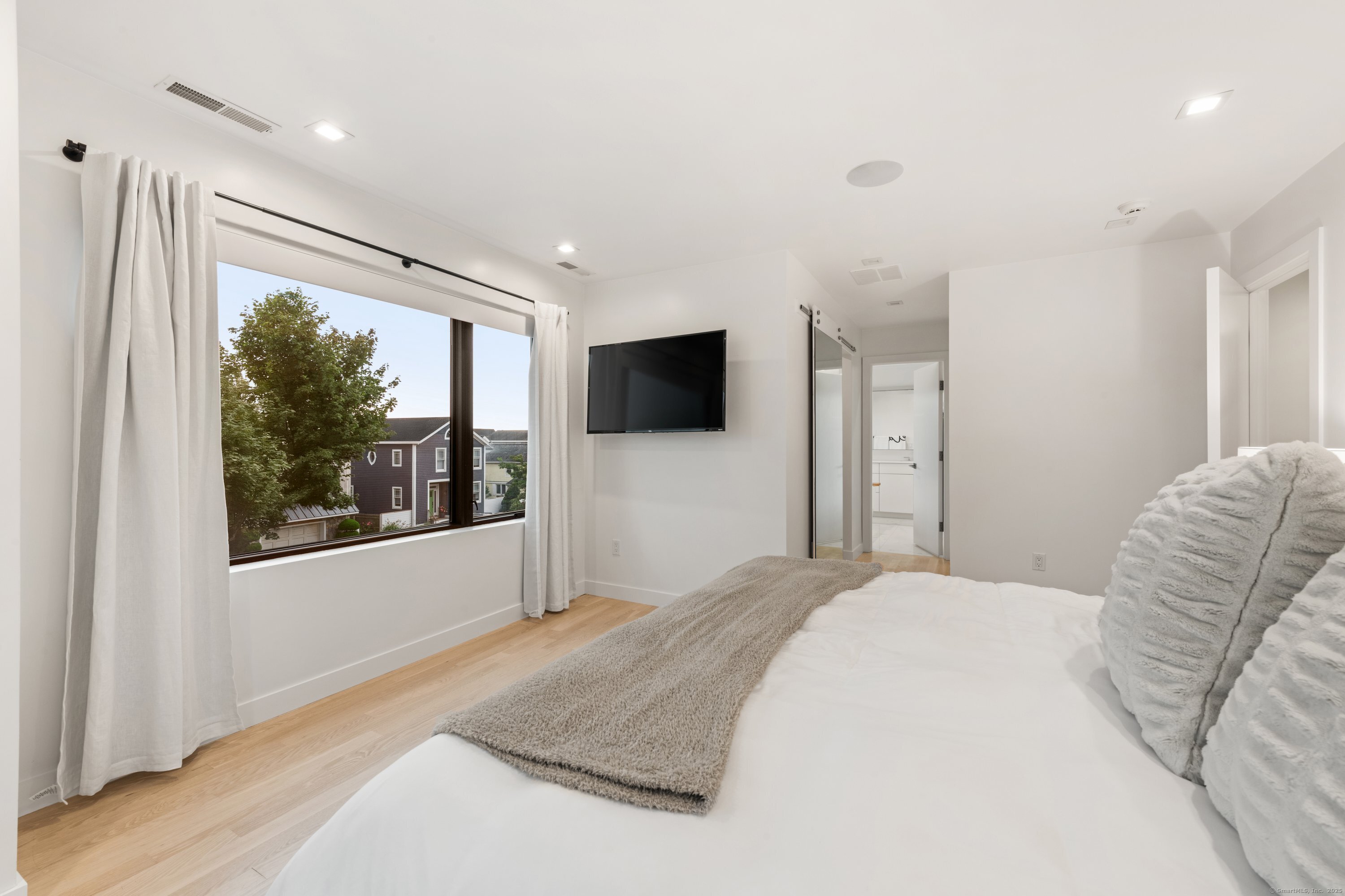 200 Hillspoint Road