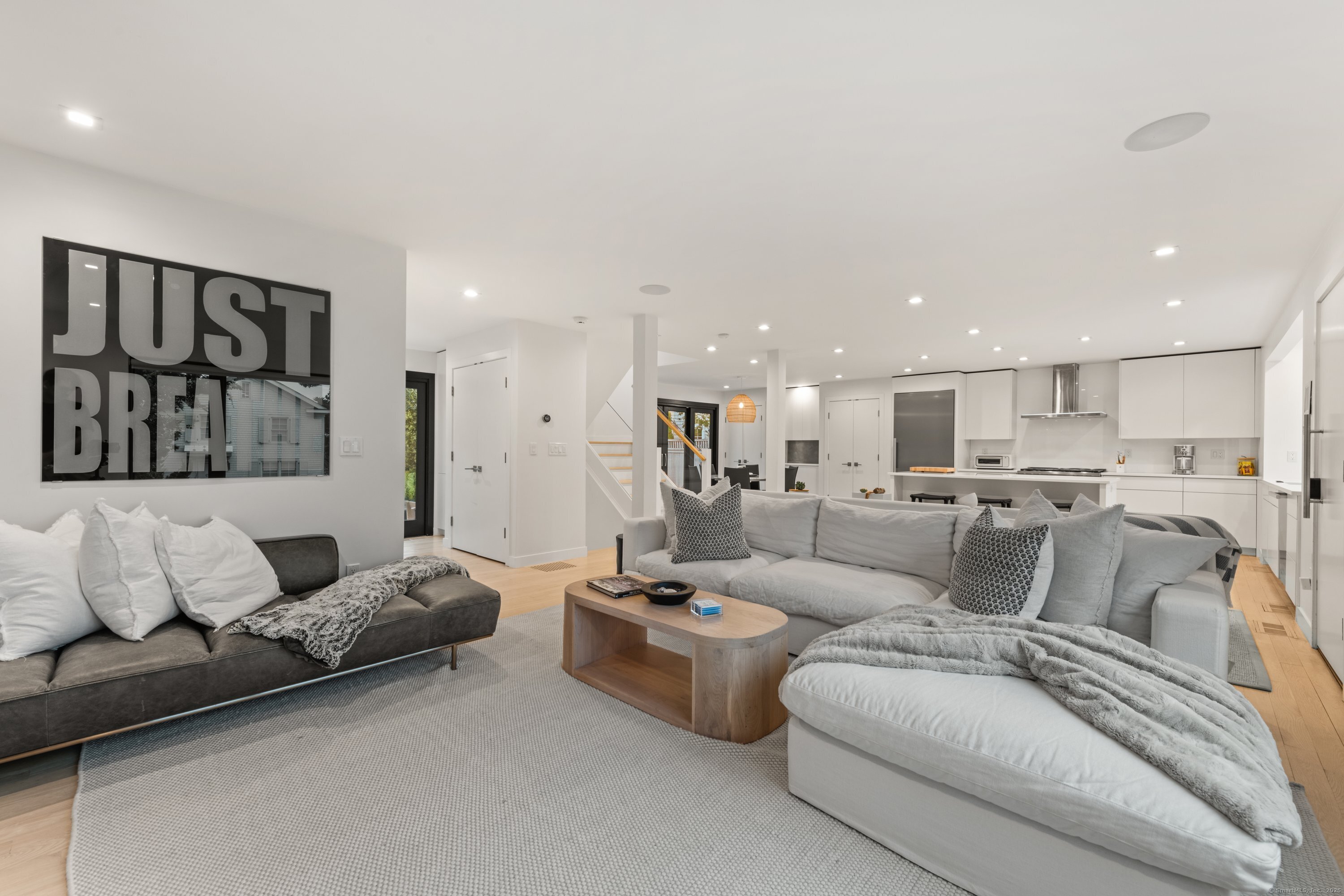 200 Hillspoint Road
