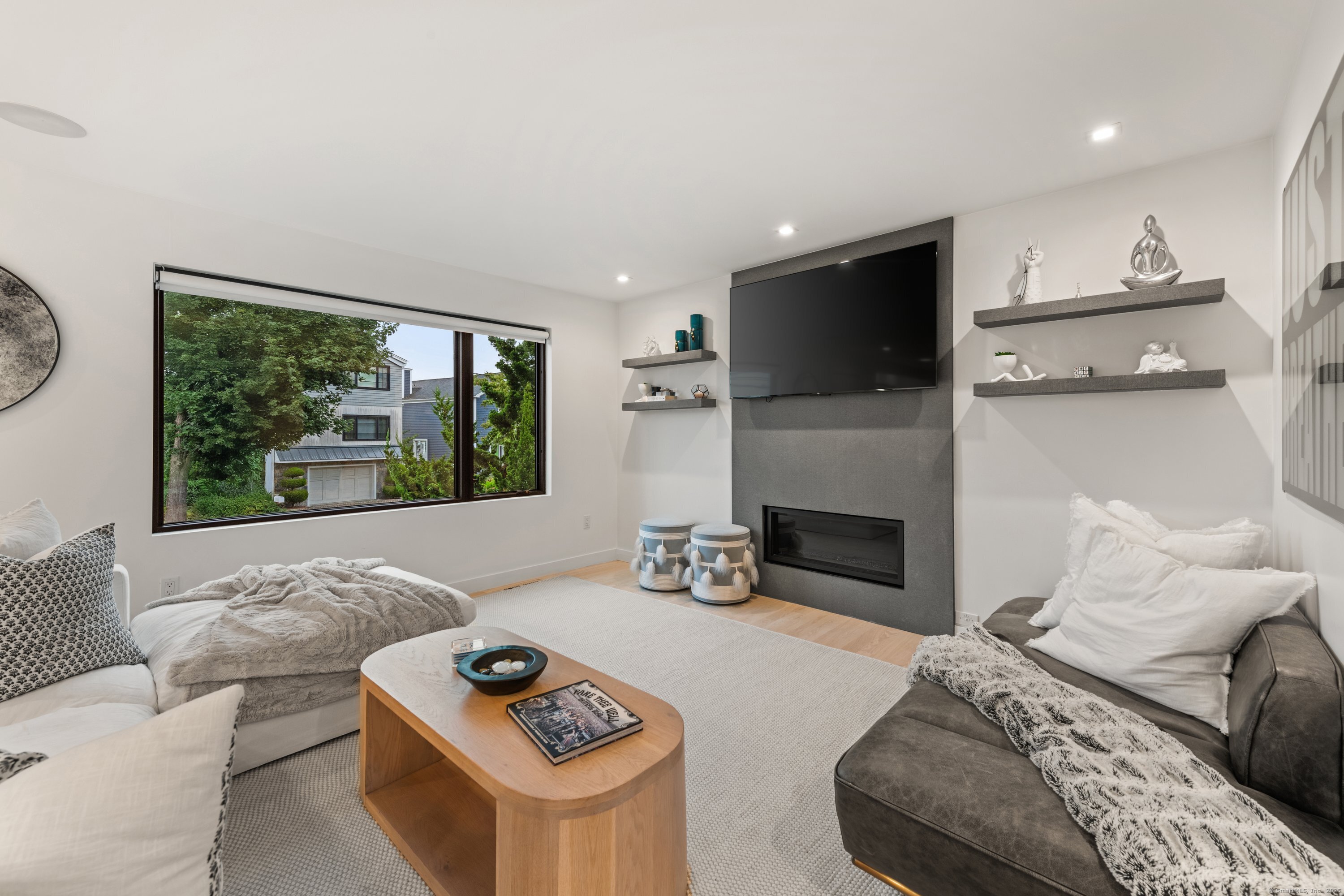 200 Hillspoint Road