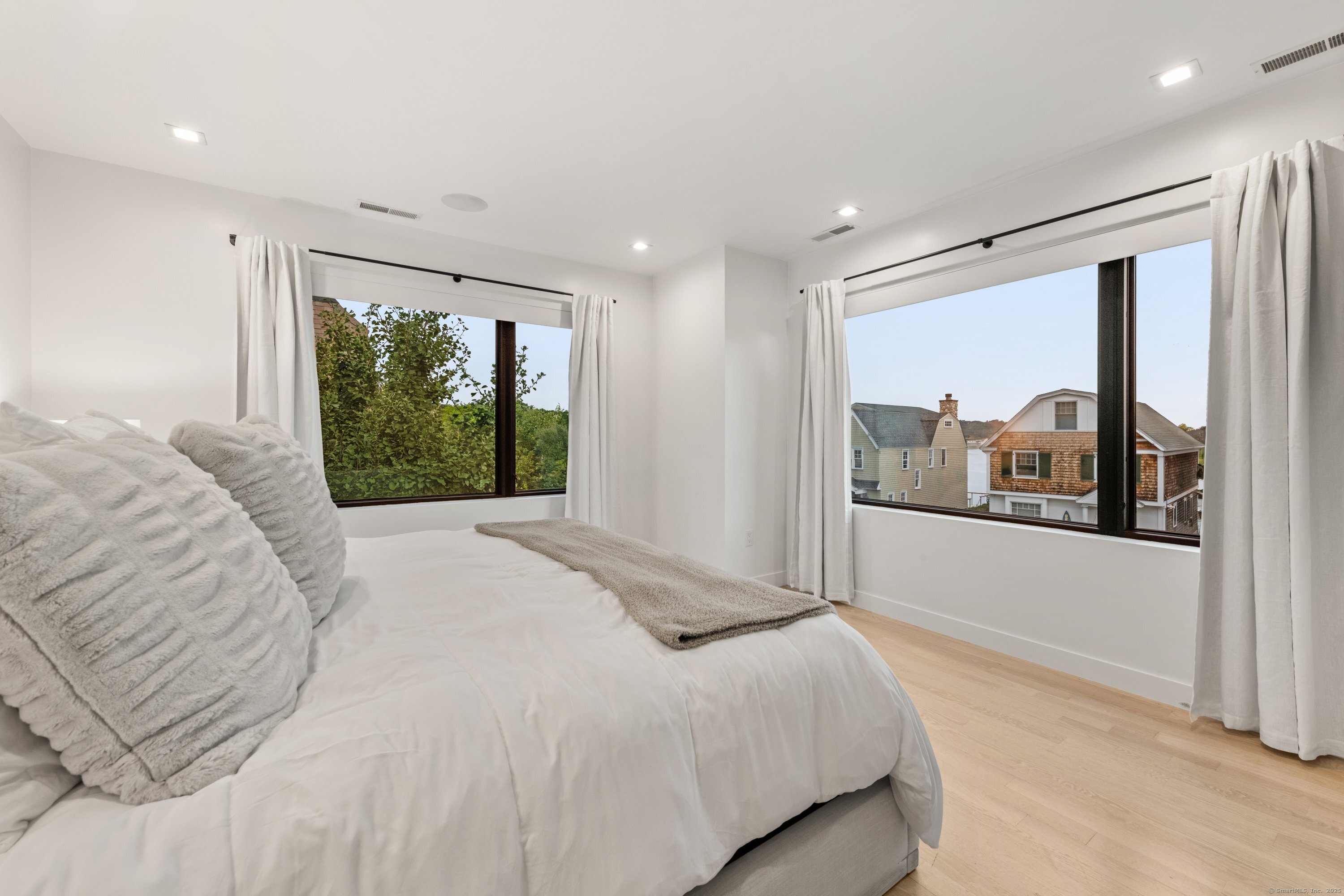 200 Hillspoint Road