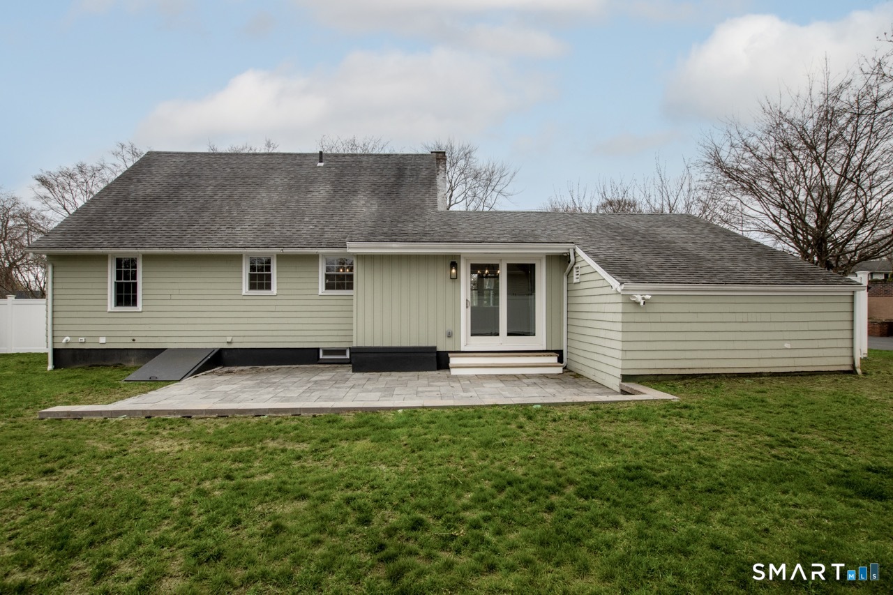 18 Maple Street