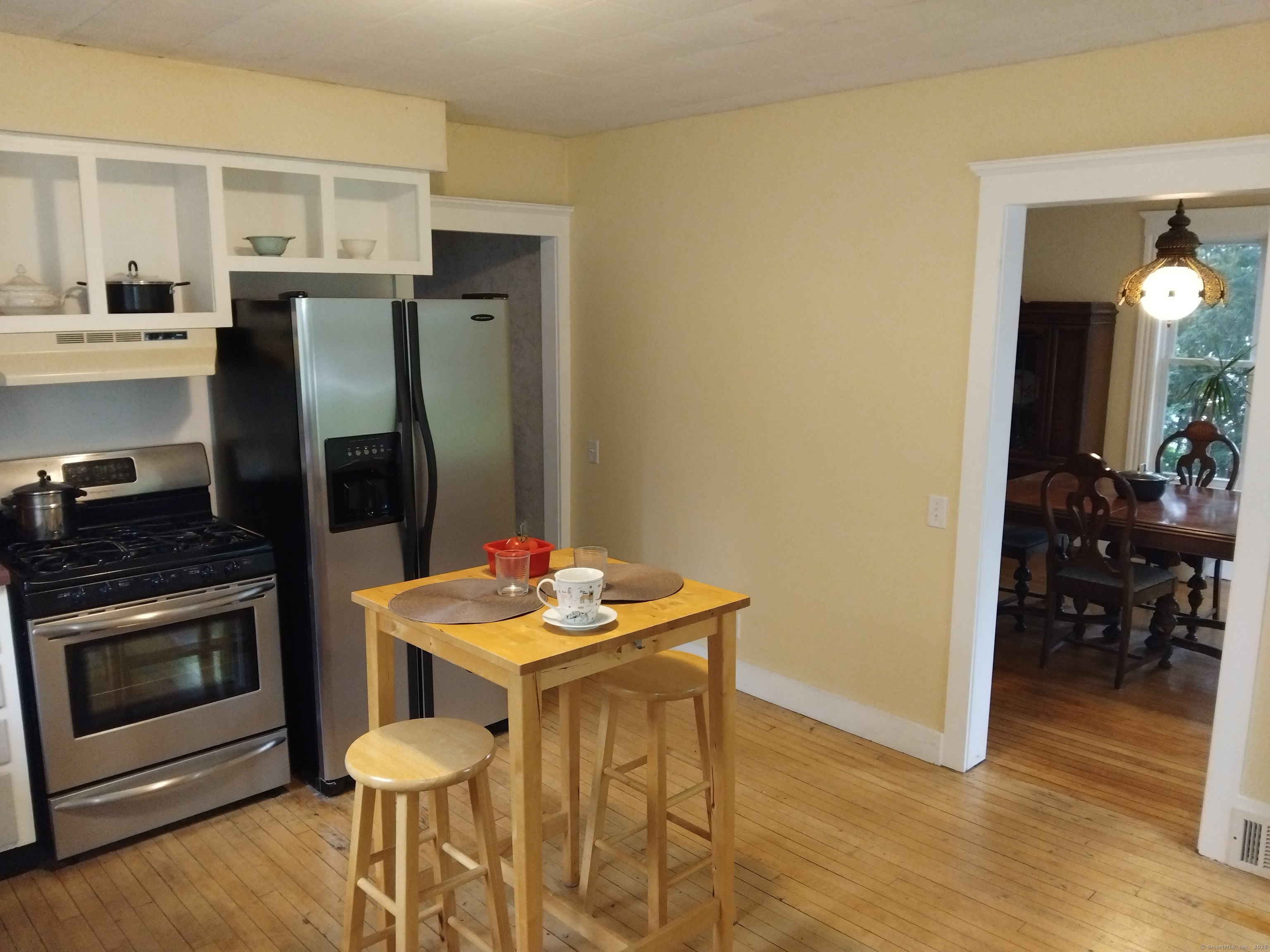 21 Roosevelt Avenue