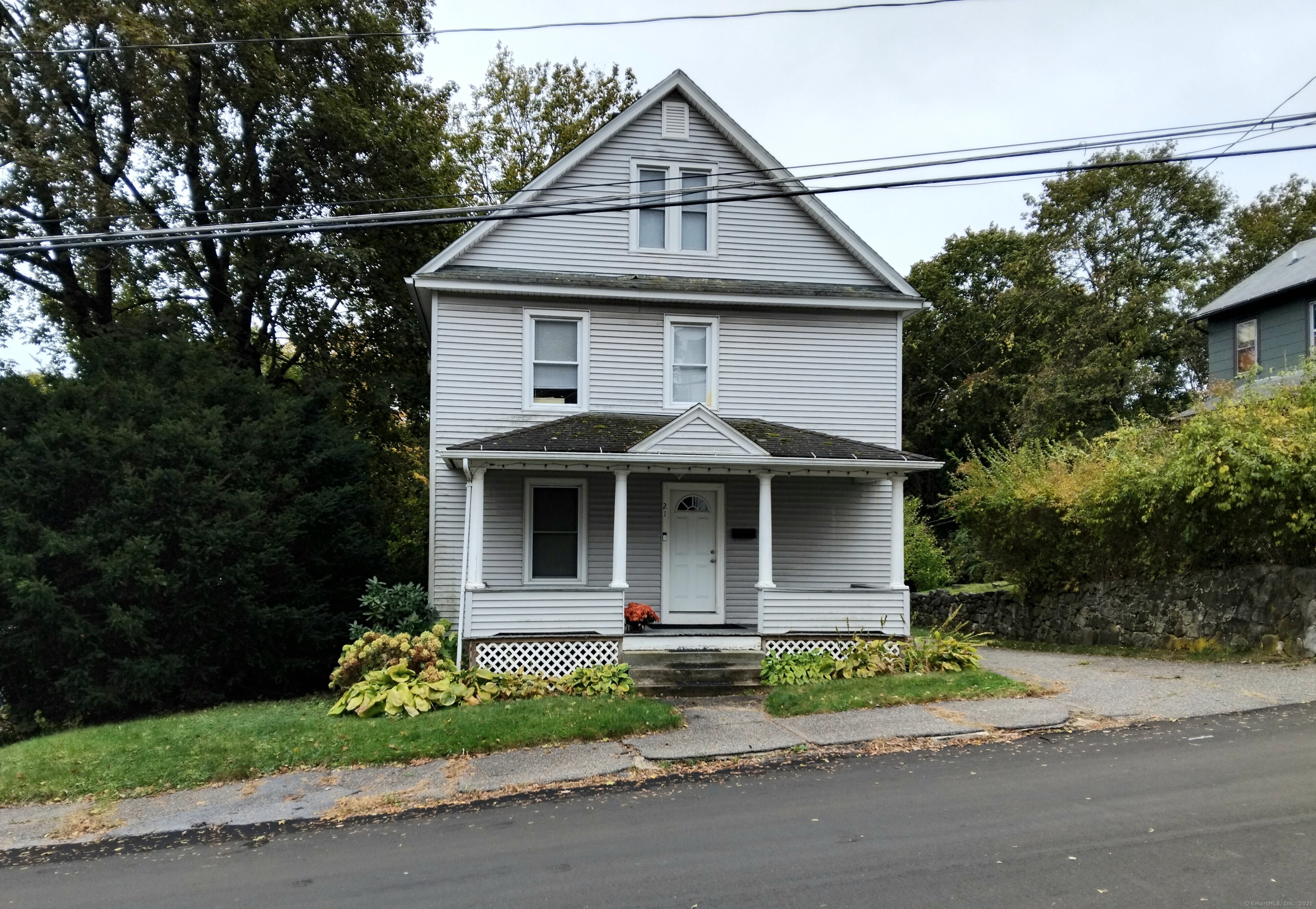 21 Roosevelt Avenue