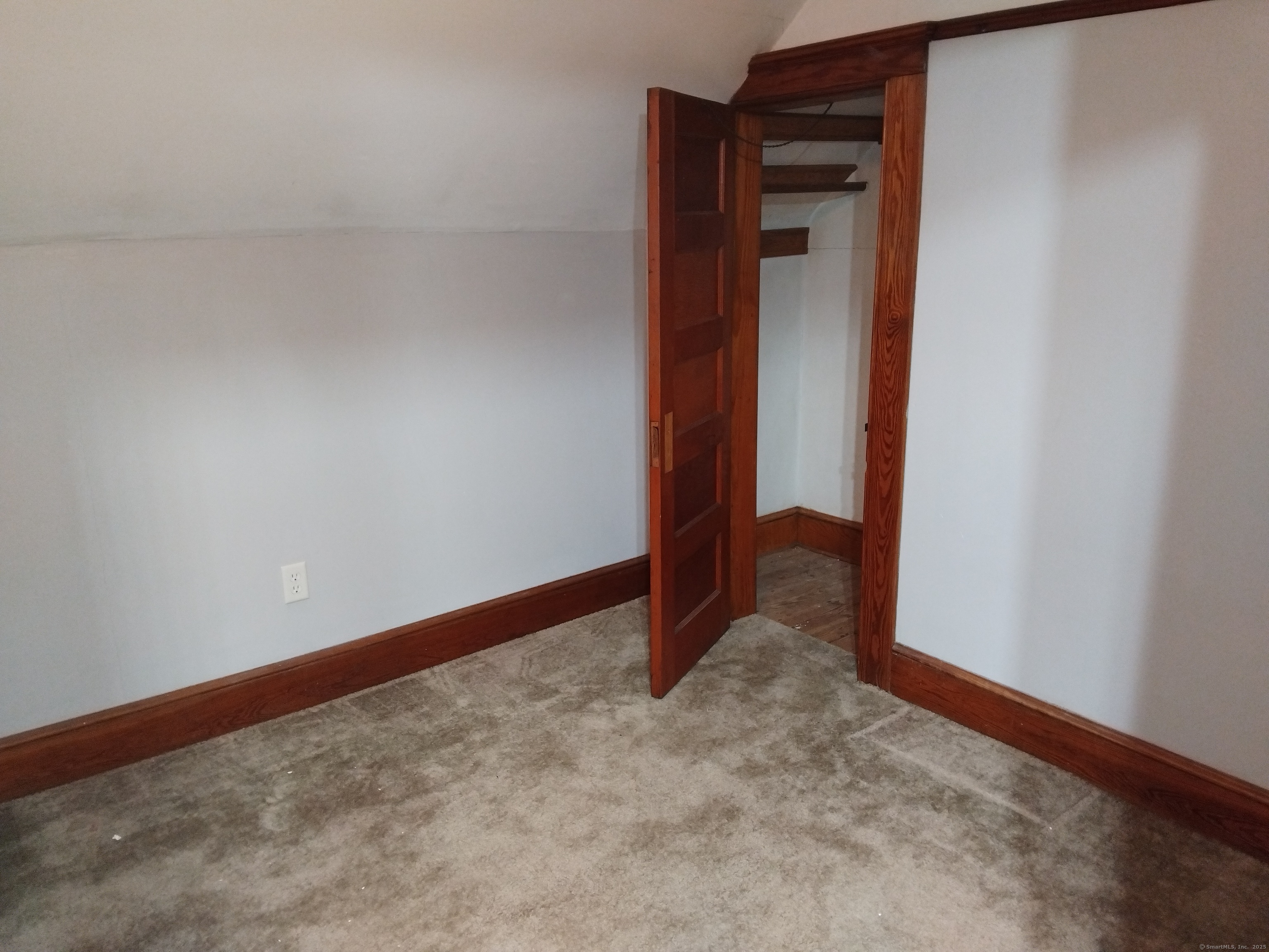 21 Roosevelt Avenue