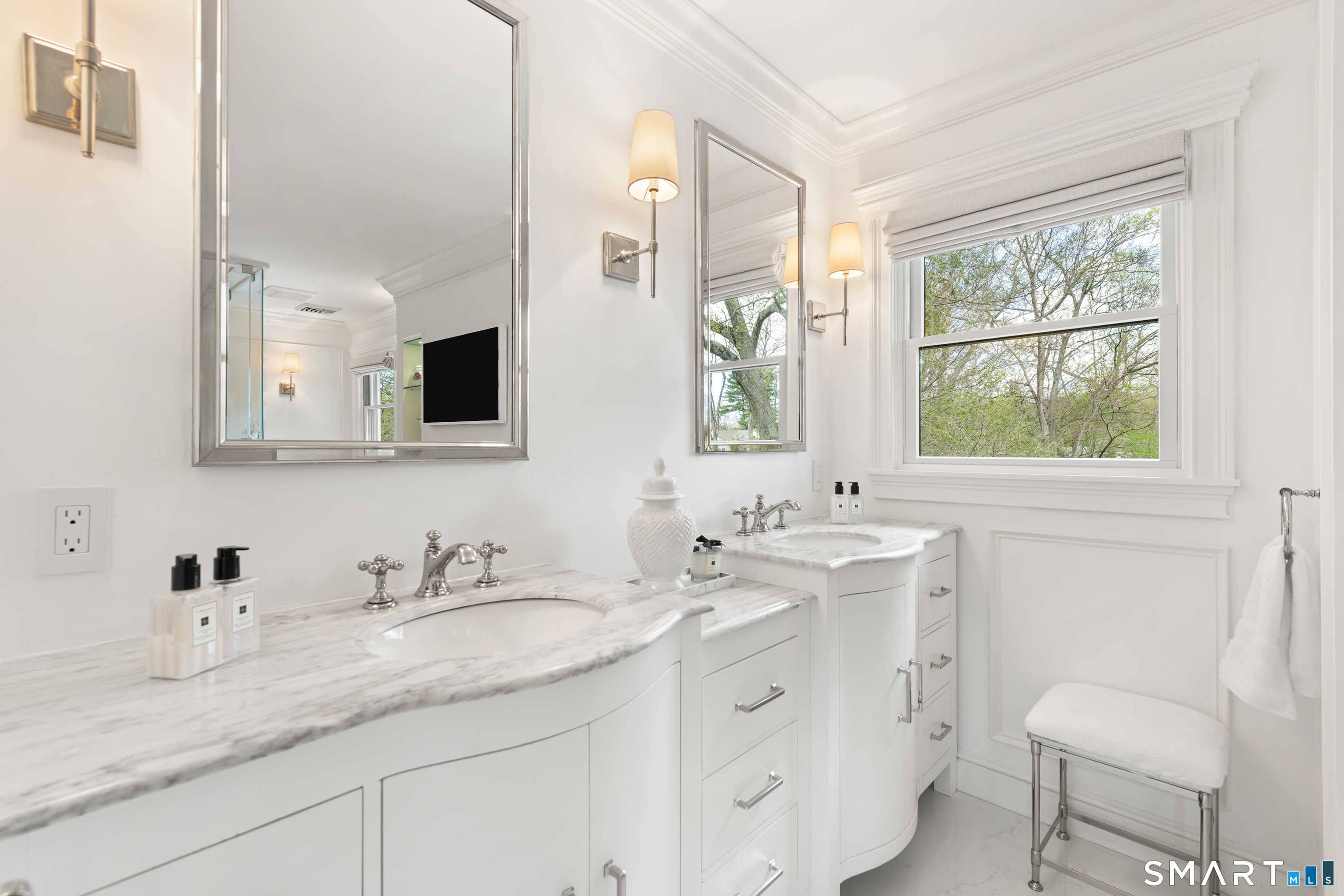 24 Blue Ribbon Drive