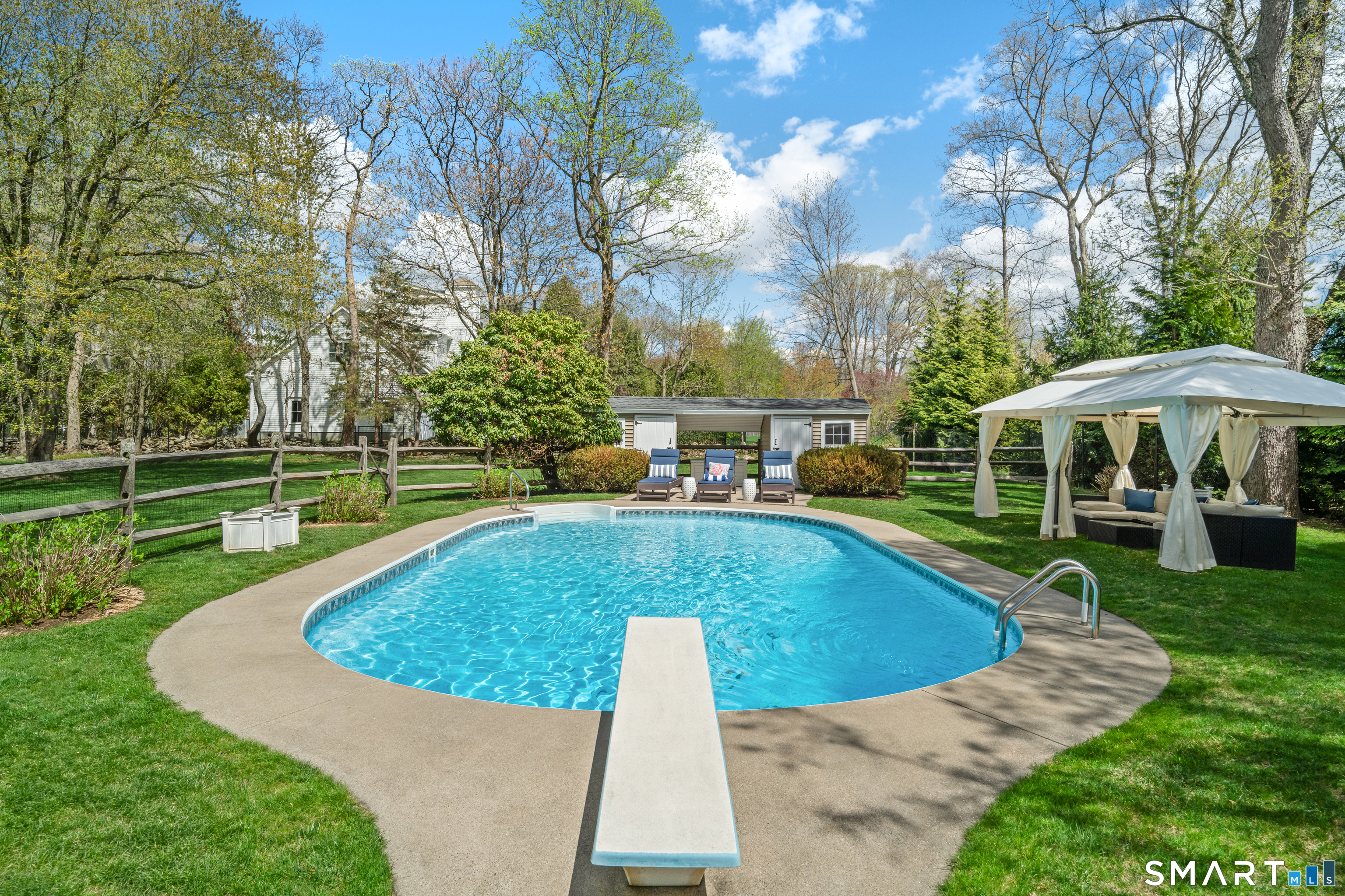 24 Blue Ribbon Drive