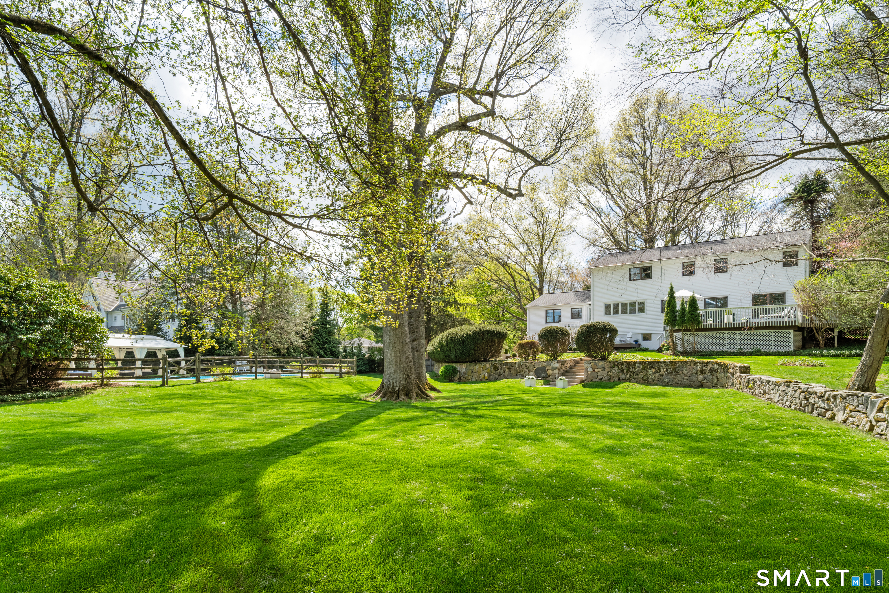 24 Blue Ribbon Drive