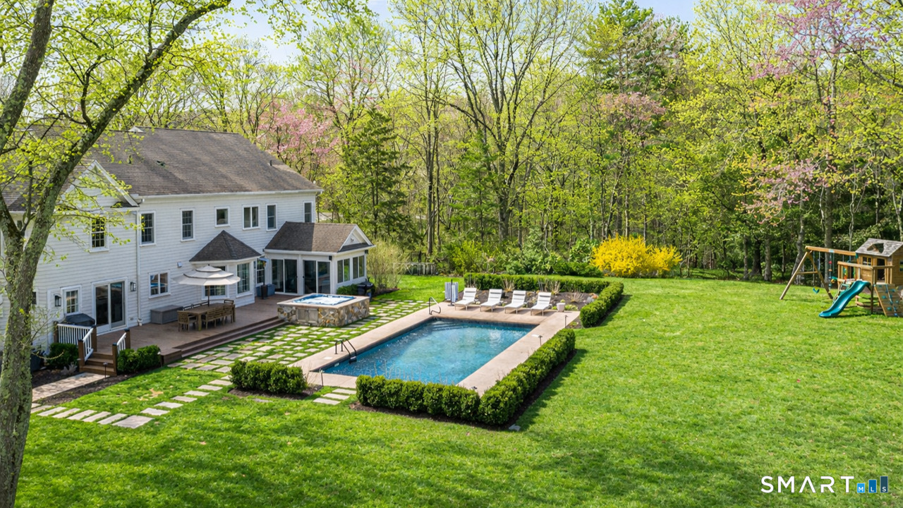 12 Langner Lane