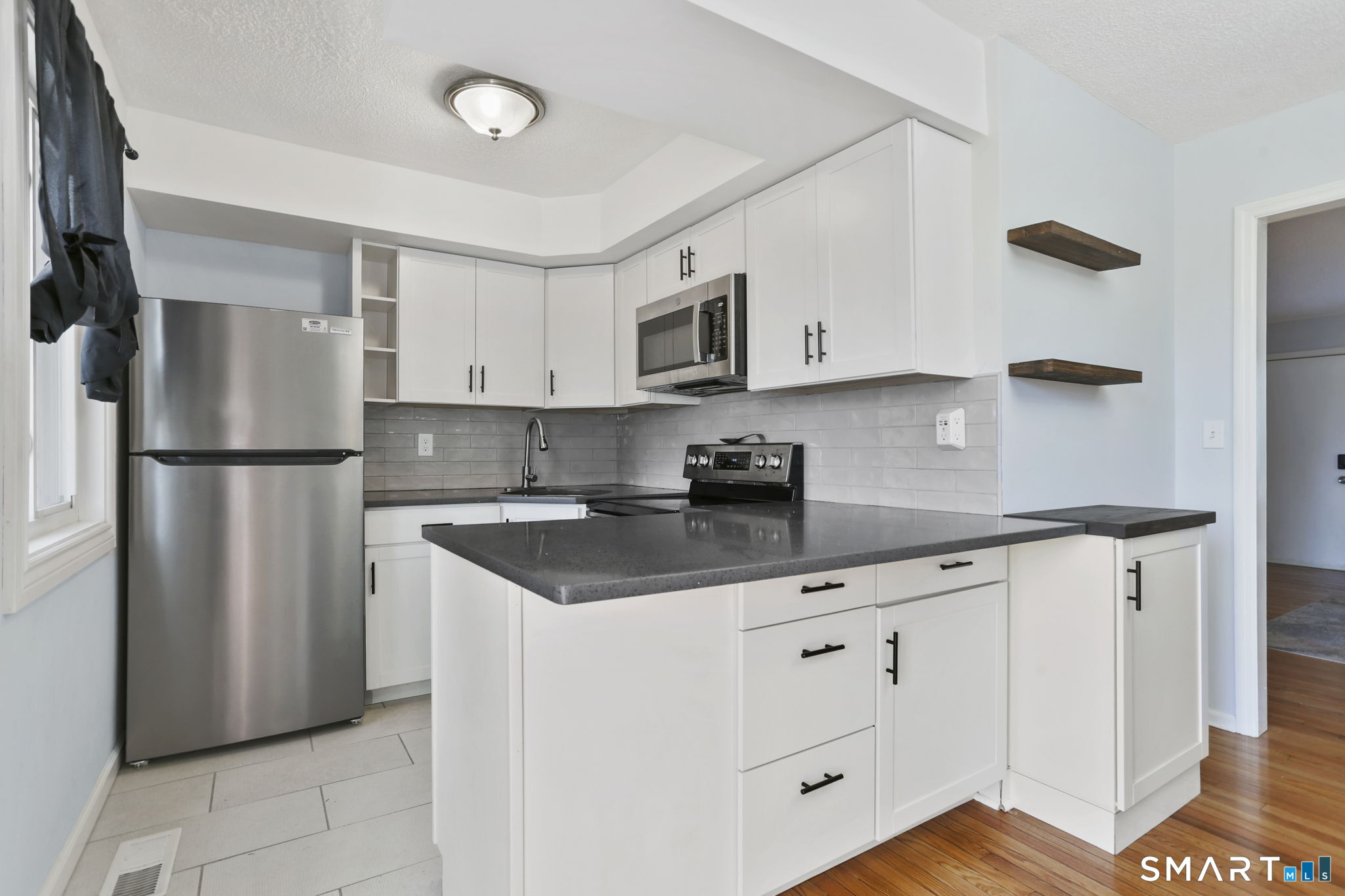 100 Ten Coat Lane 2C